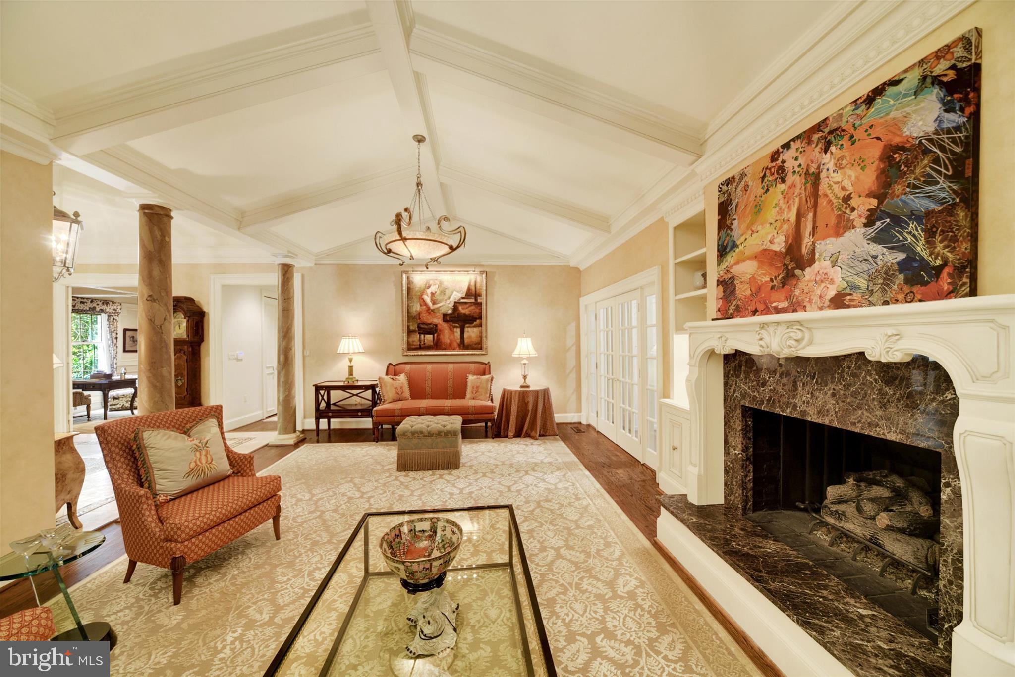 CAVESWOOD - Residential