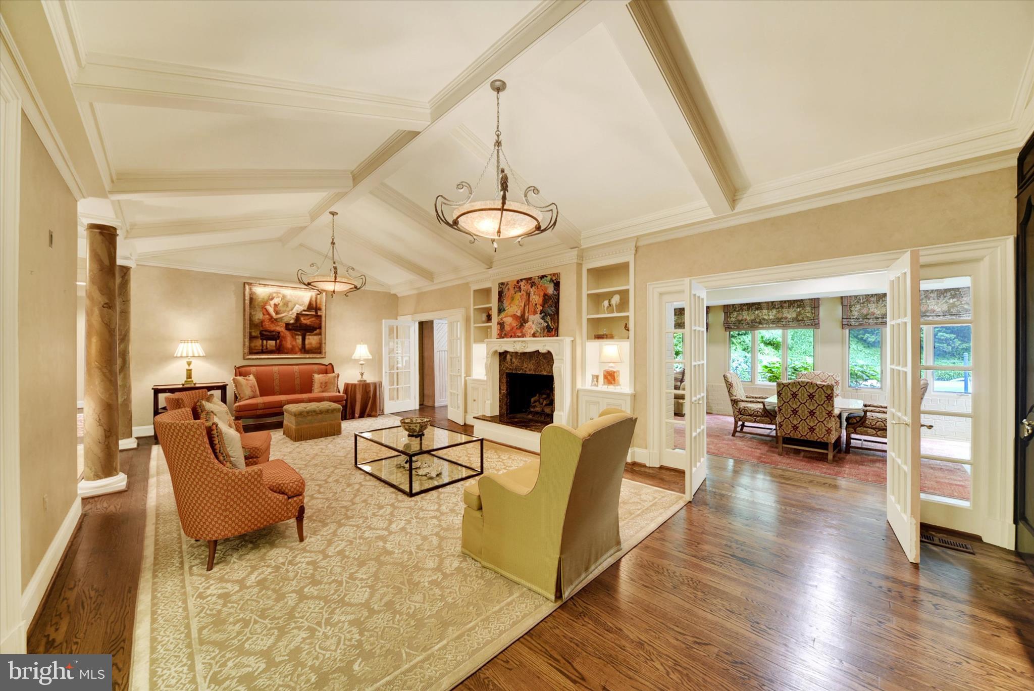CAVESWOOD - Residential