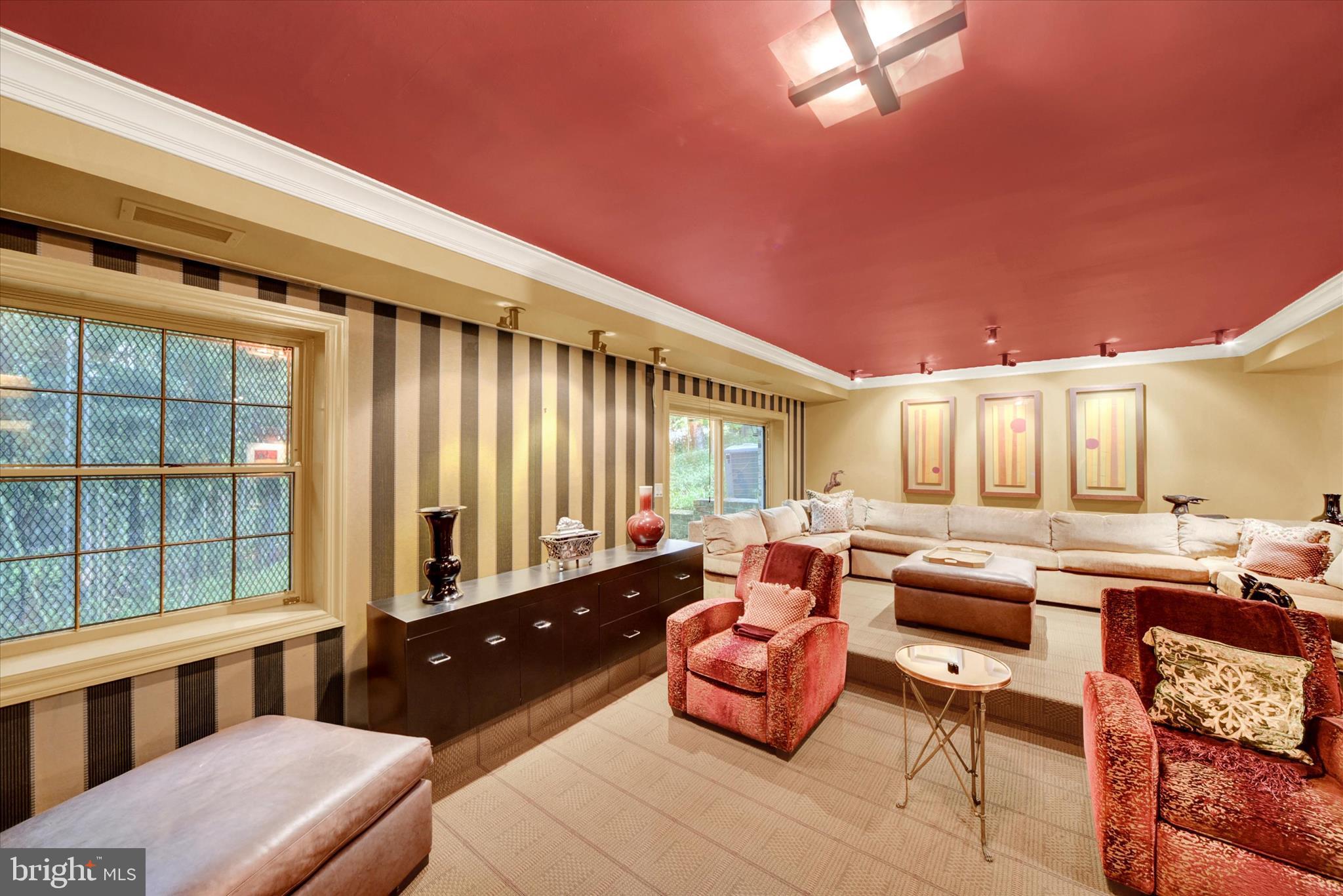 CAVESWOOD - Residential