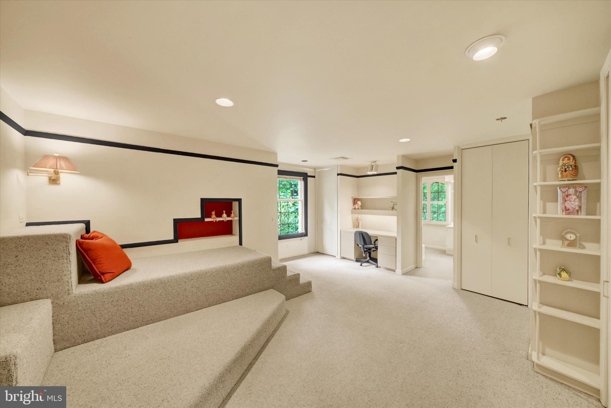 CAVESWOOD - Residential