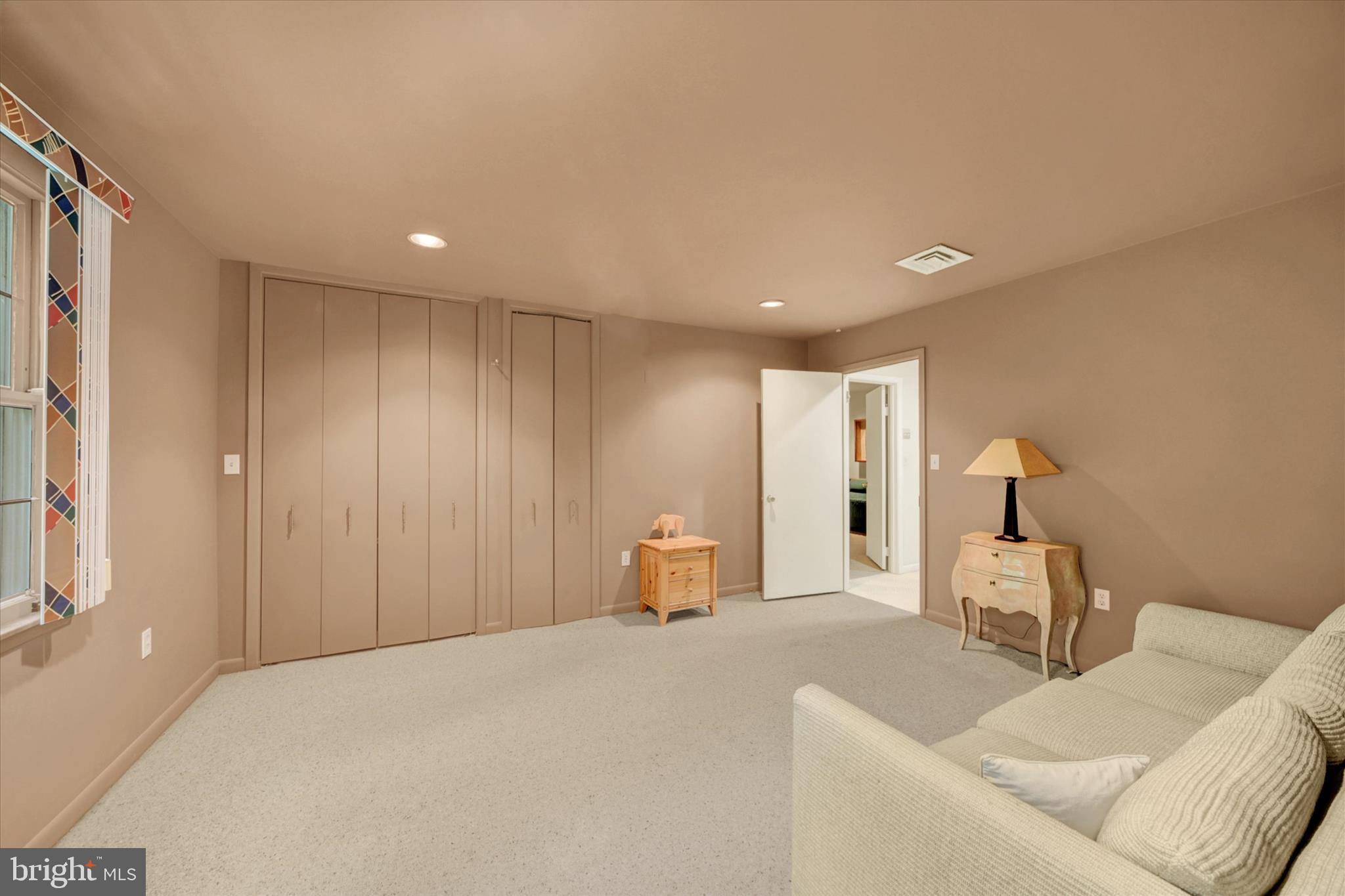 CAVESWOOD - Residential