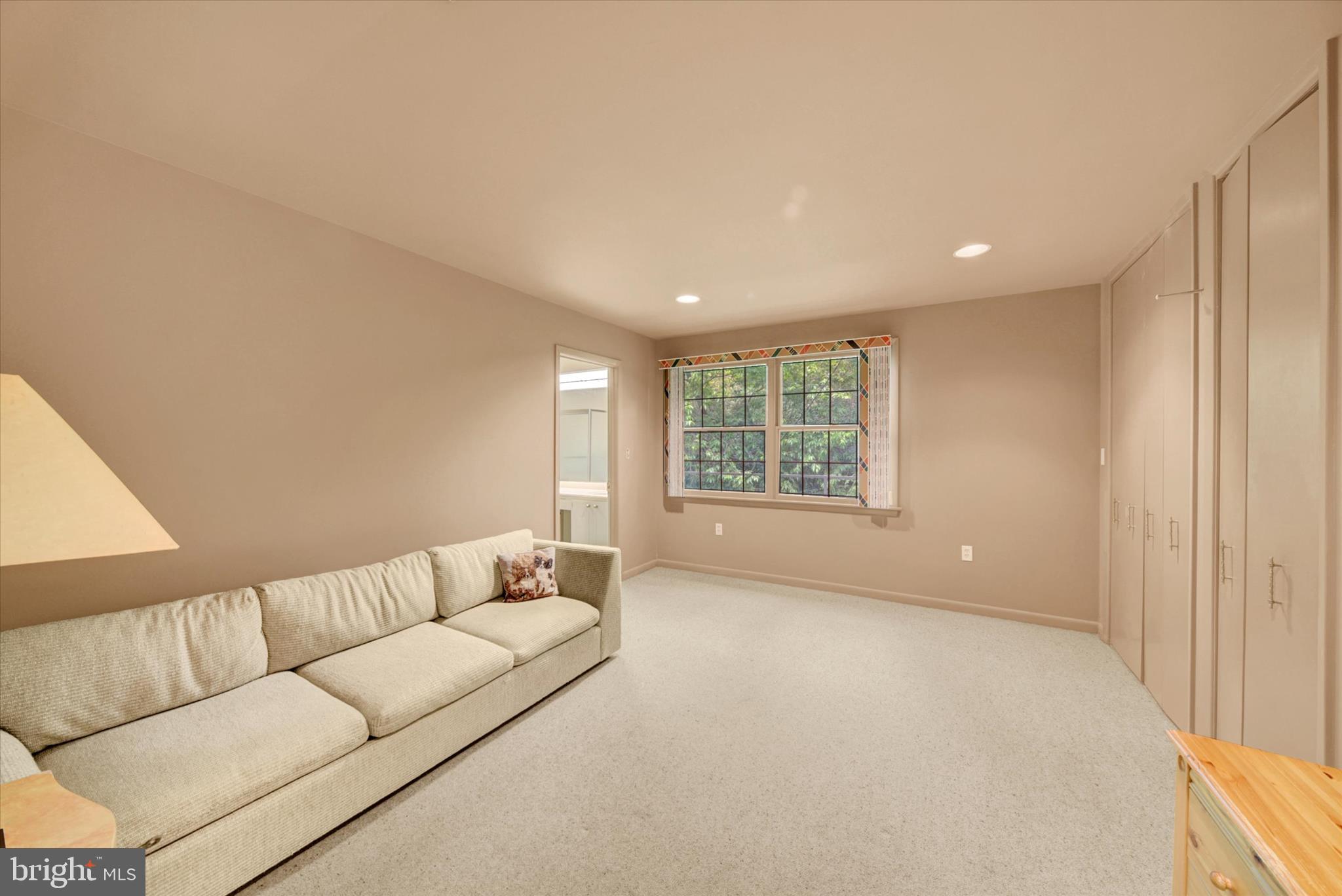CAVESWOOD - Residential