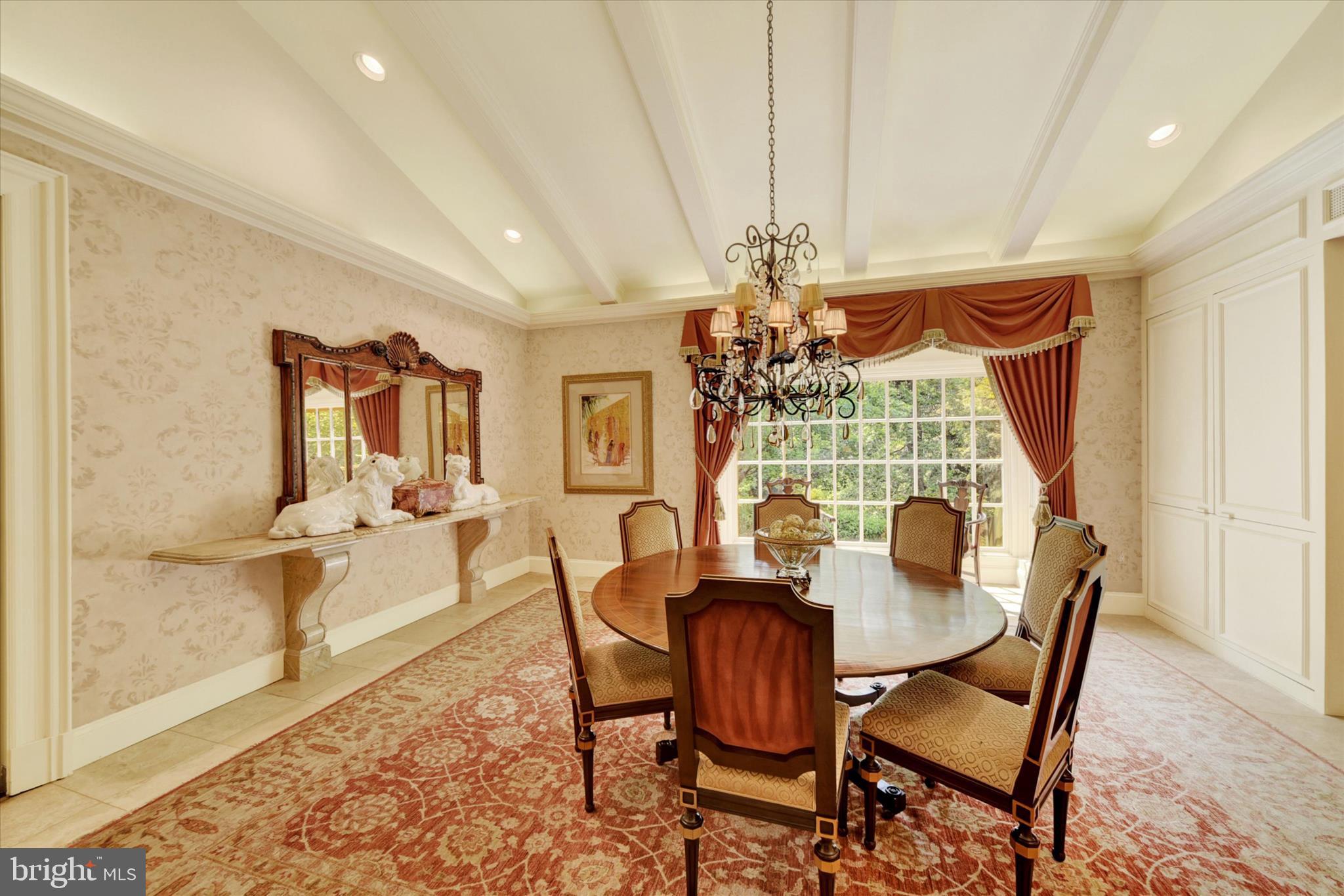 CAVESWOOD - Residential