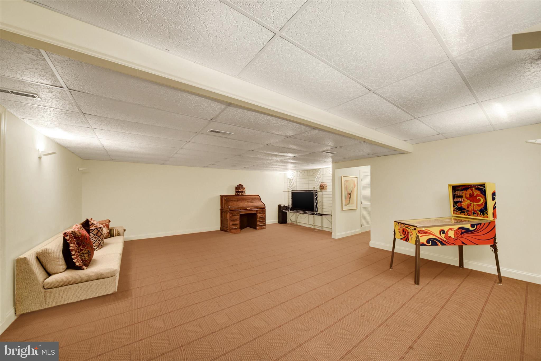 CAVESWOOD - Residential