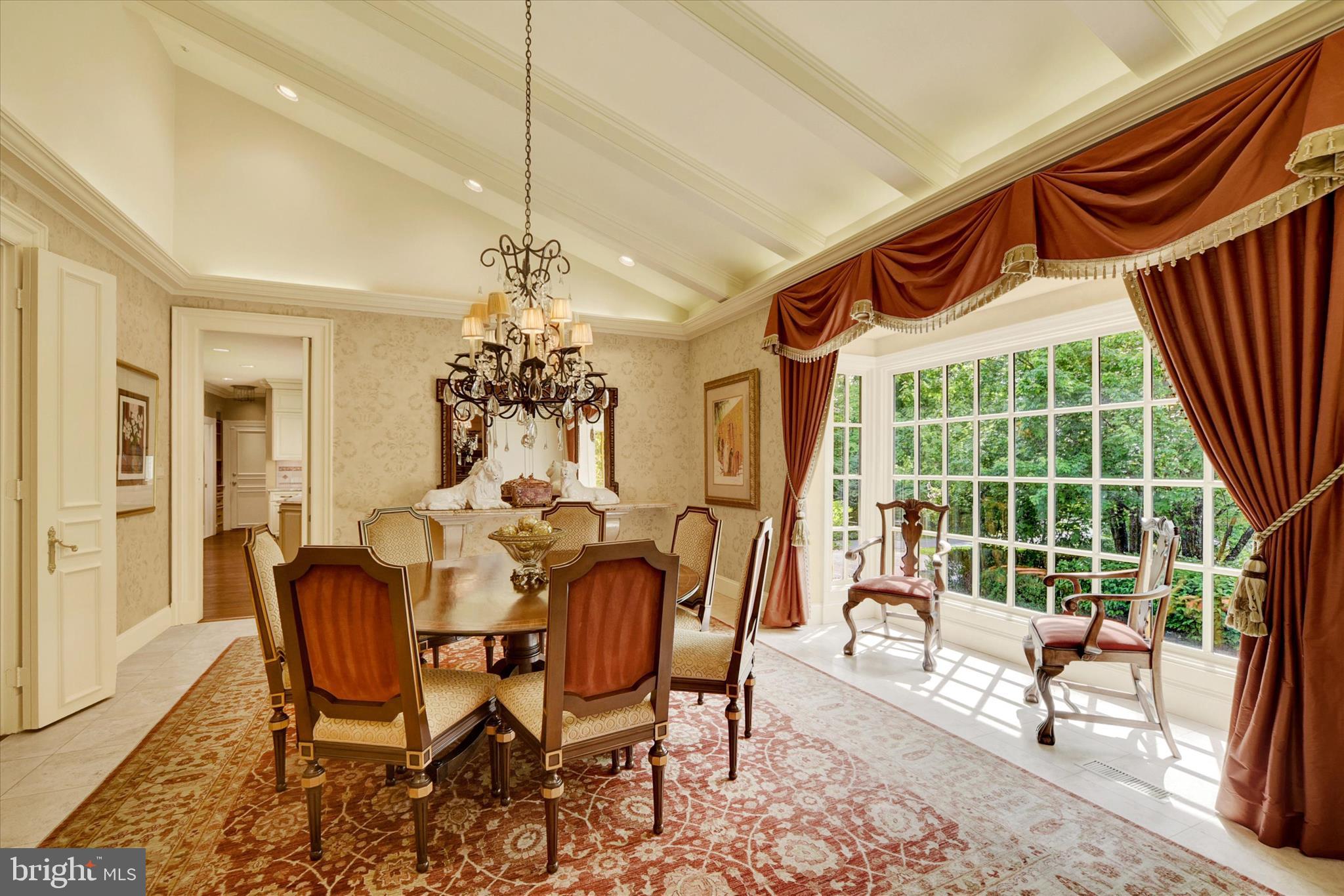 CAVESWOOD - Residential