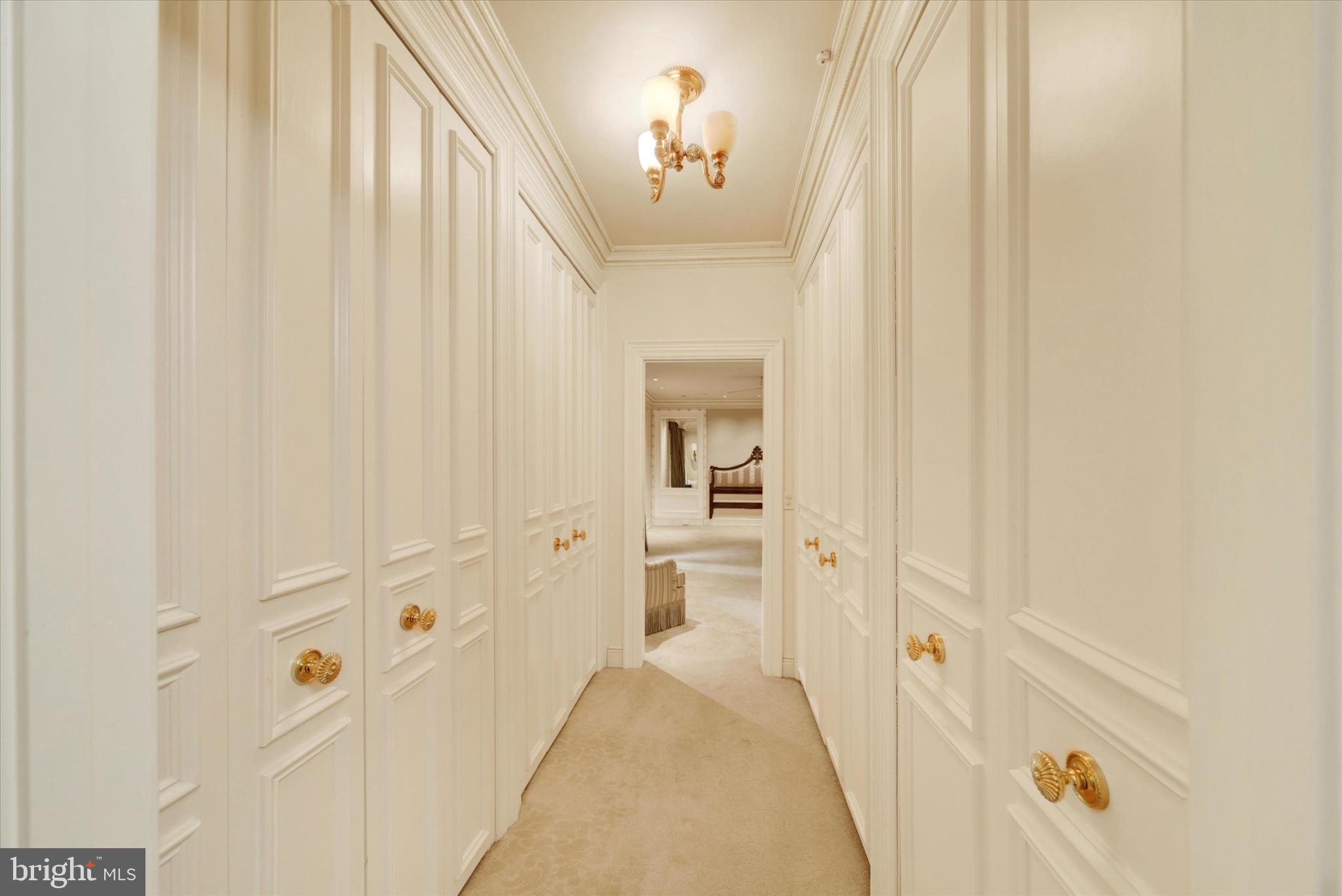 CAVESWOOD - Residential