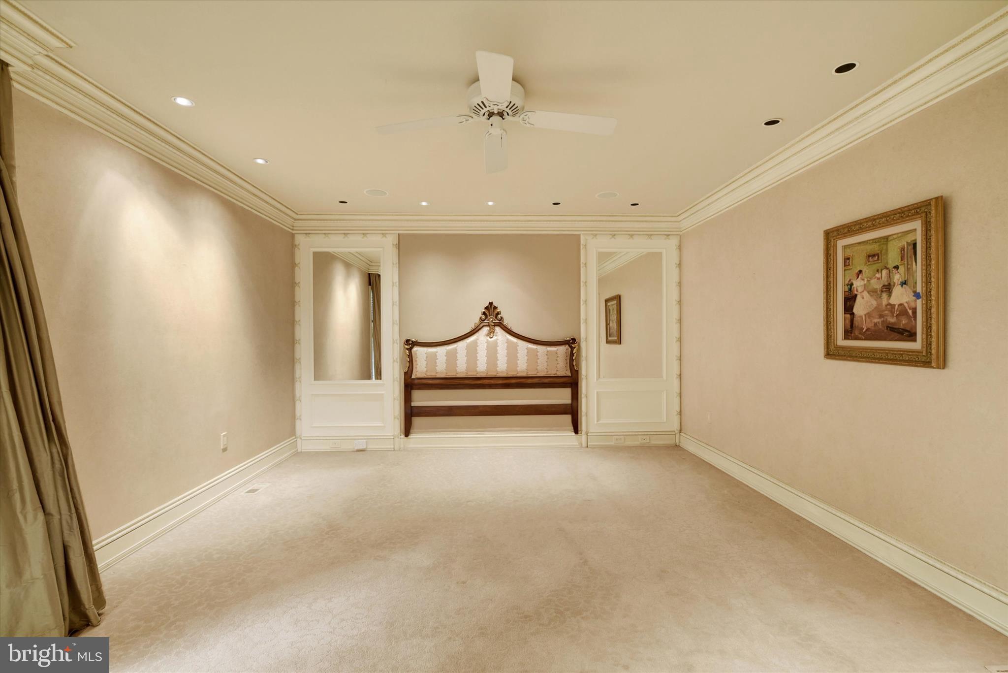 CAVESWOOD - Residential
