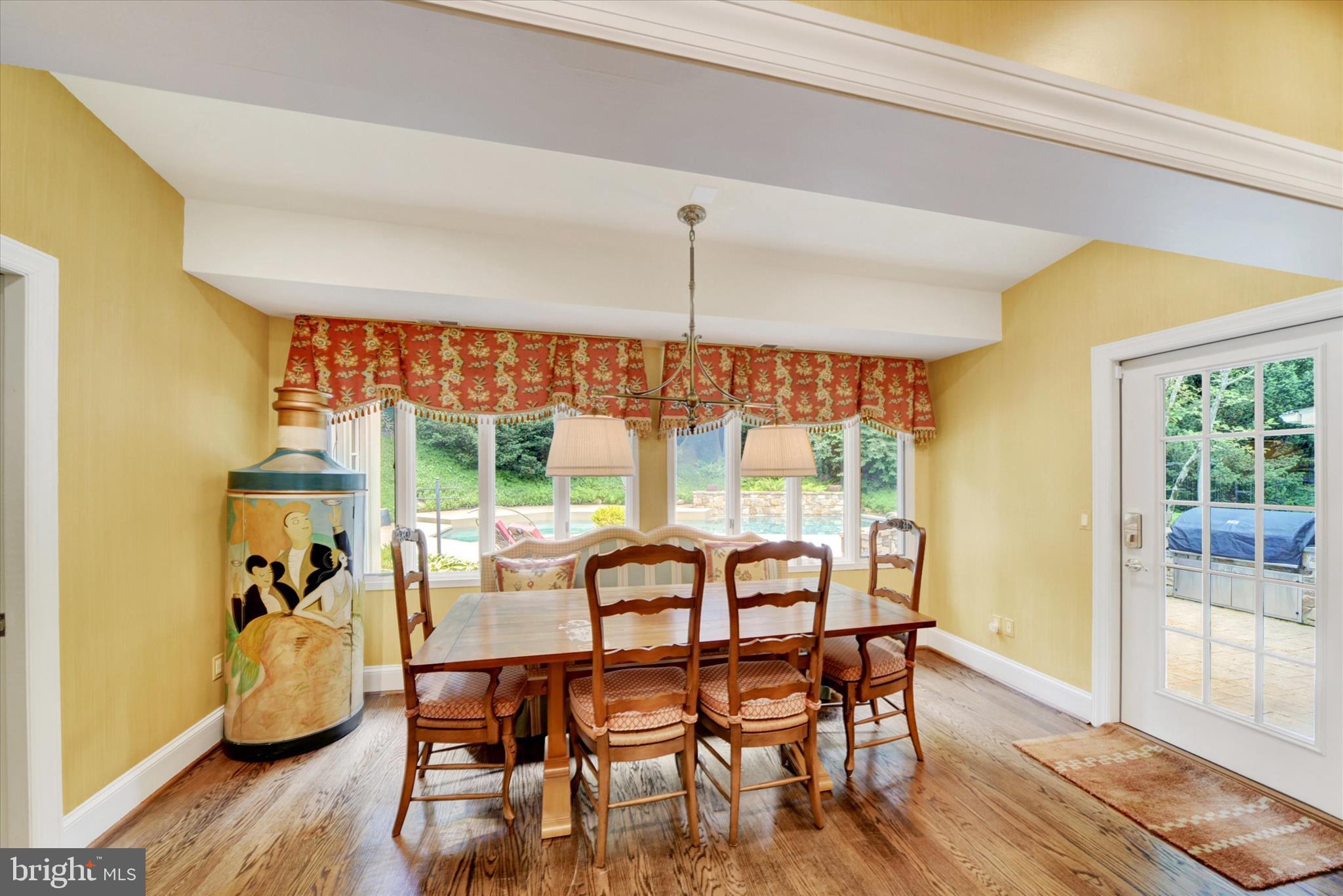 CAVESWOOD - Residential