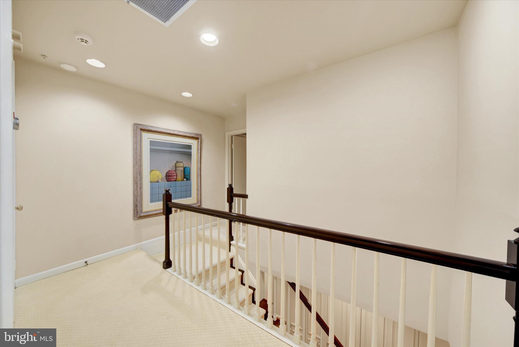 CAVESWOOD - Residential