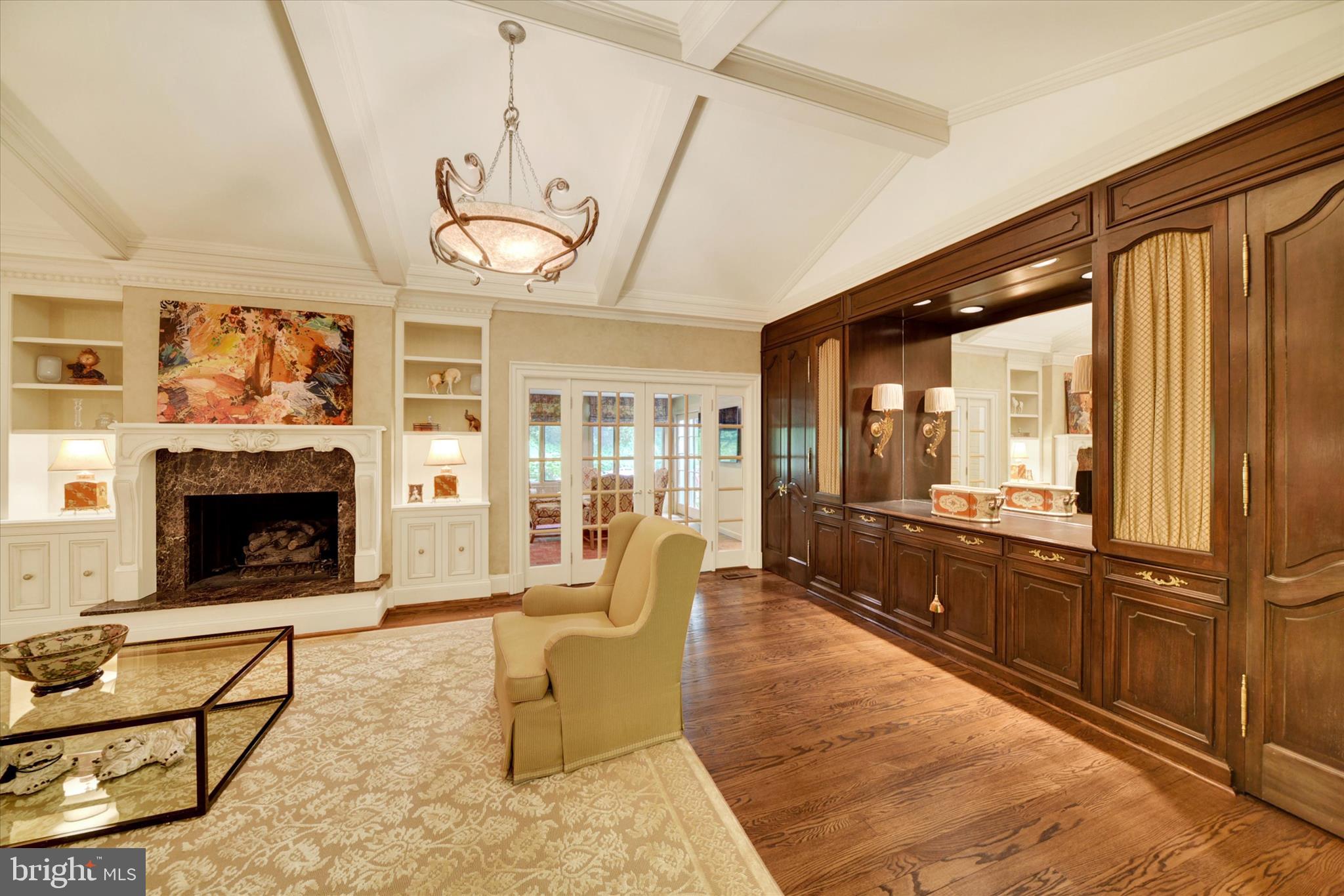 CAVESWOOD - Residential