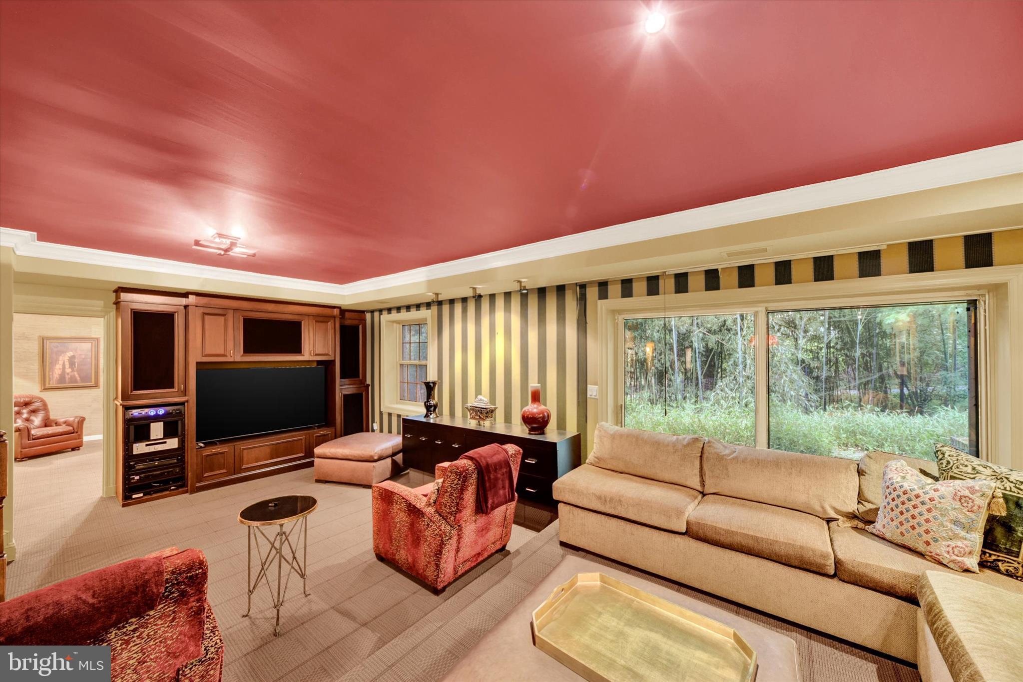 CAVESWOOD - Residential
