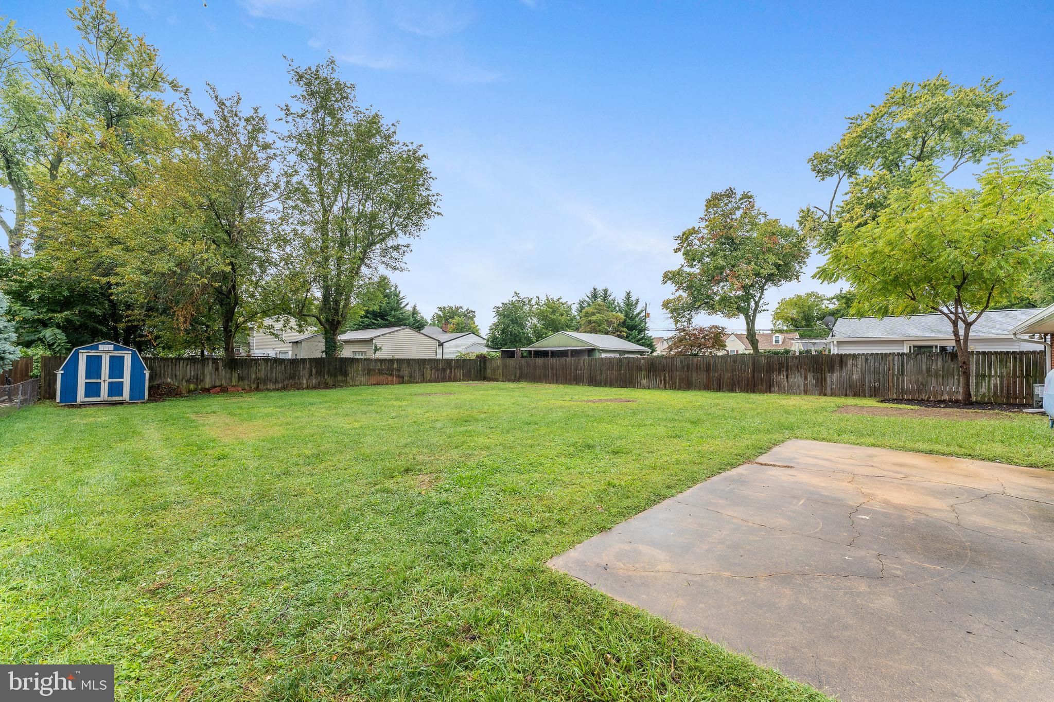 FEATHERSTONE SHORES - Residential