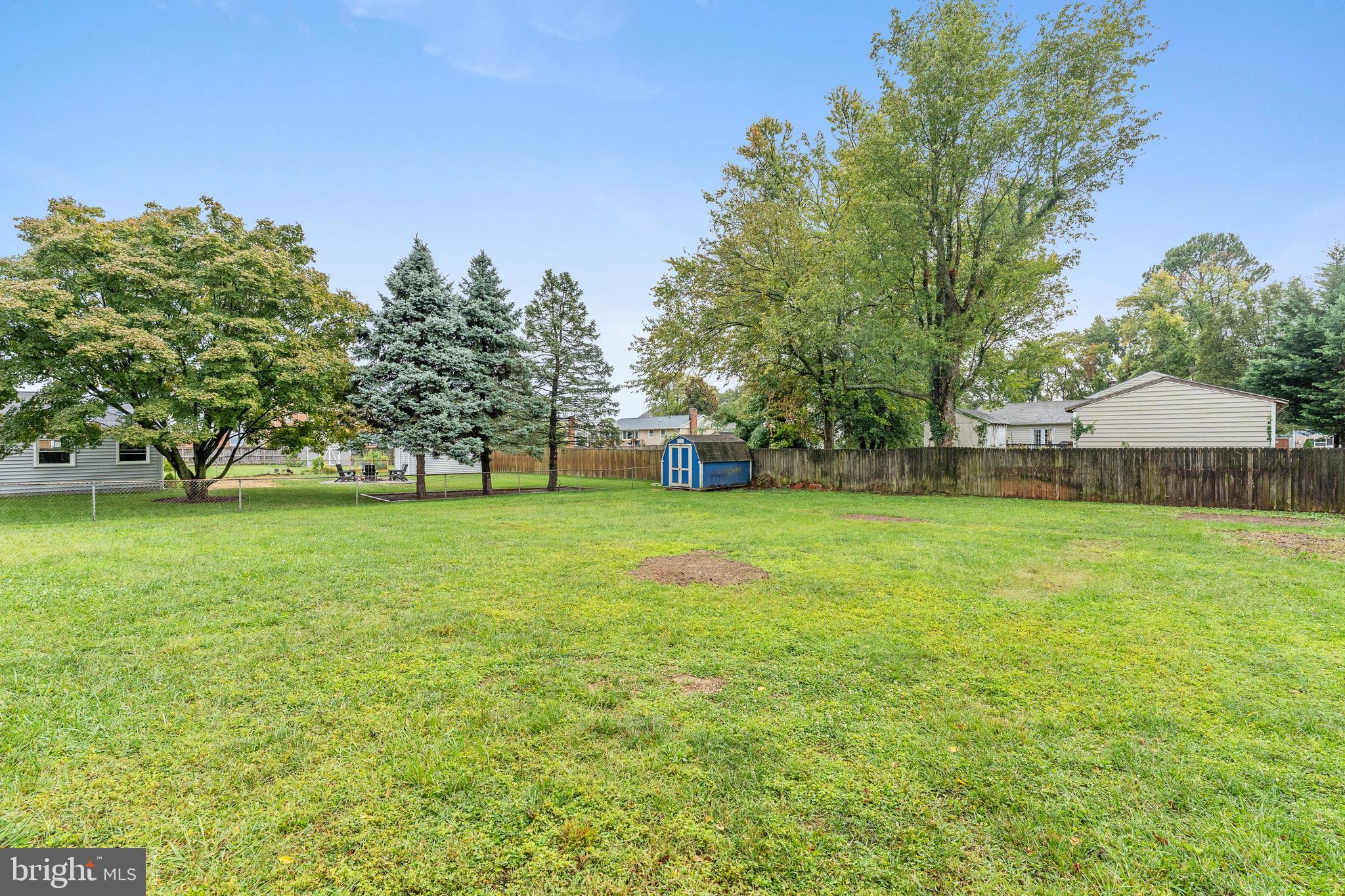 FEATHERSTONE SHORES - Residential