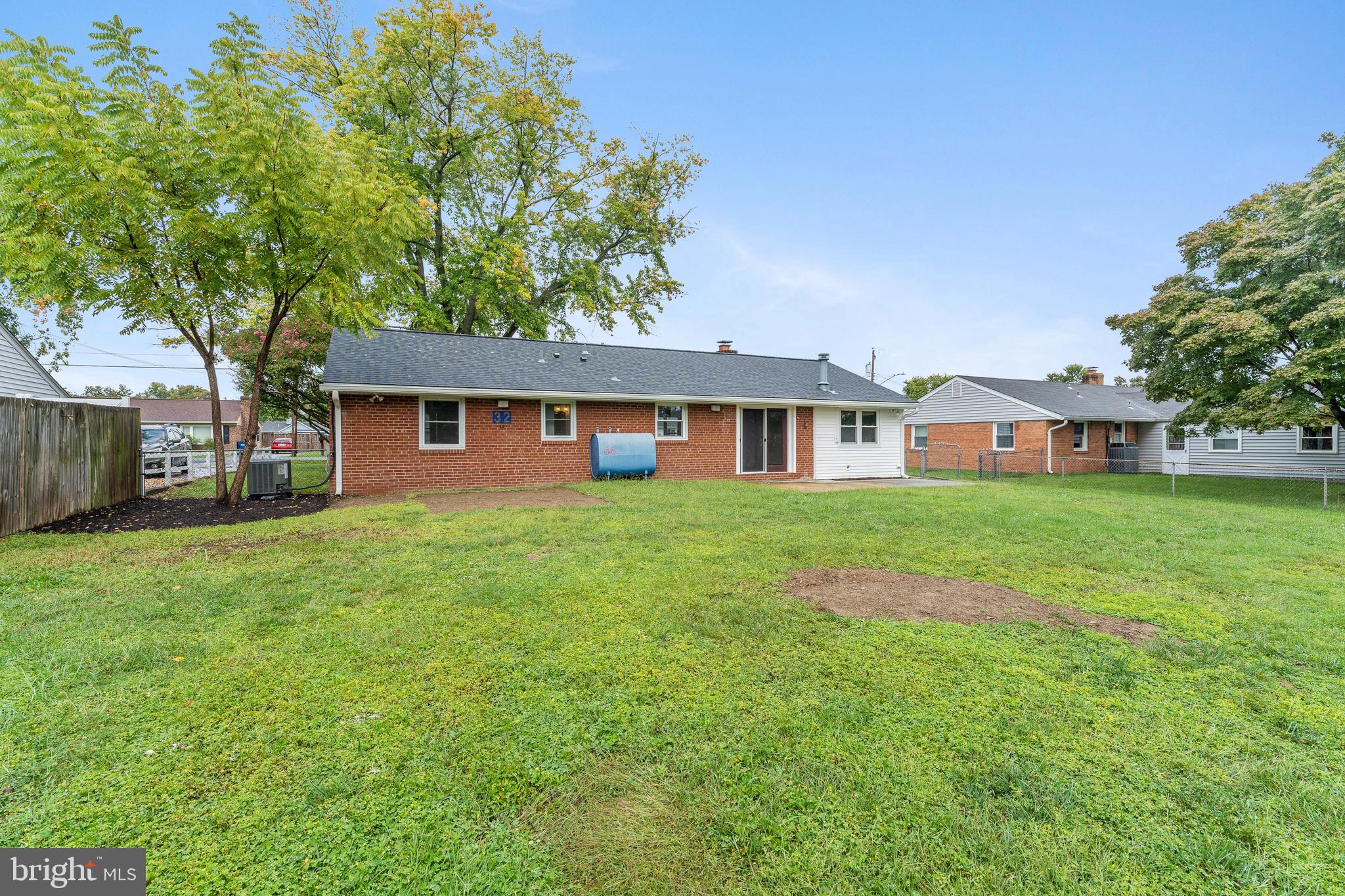 FEATHERSTONE SHORES - Residential