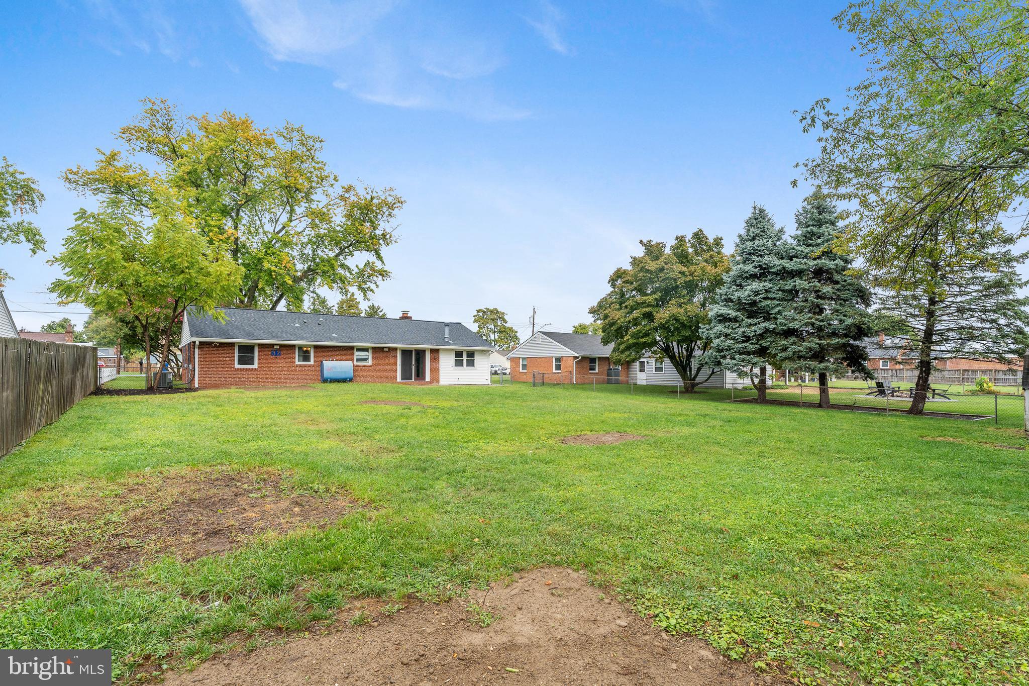 FEATHERSTONE SHORES - Residential