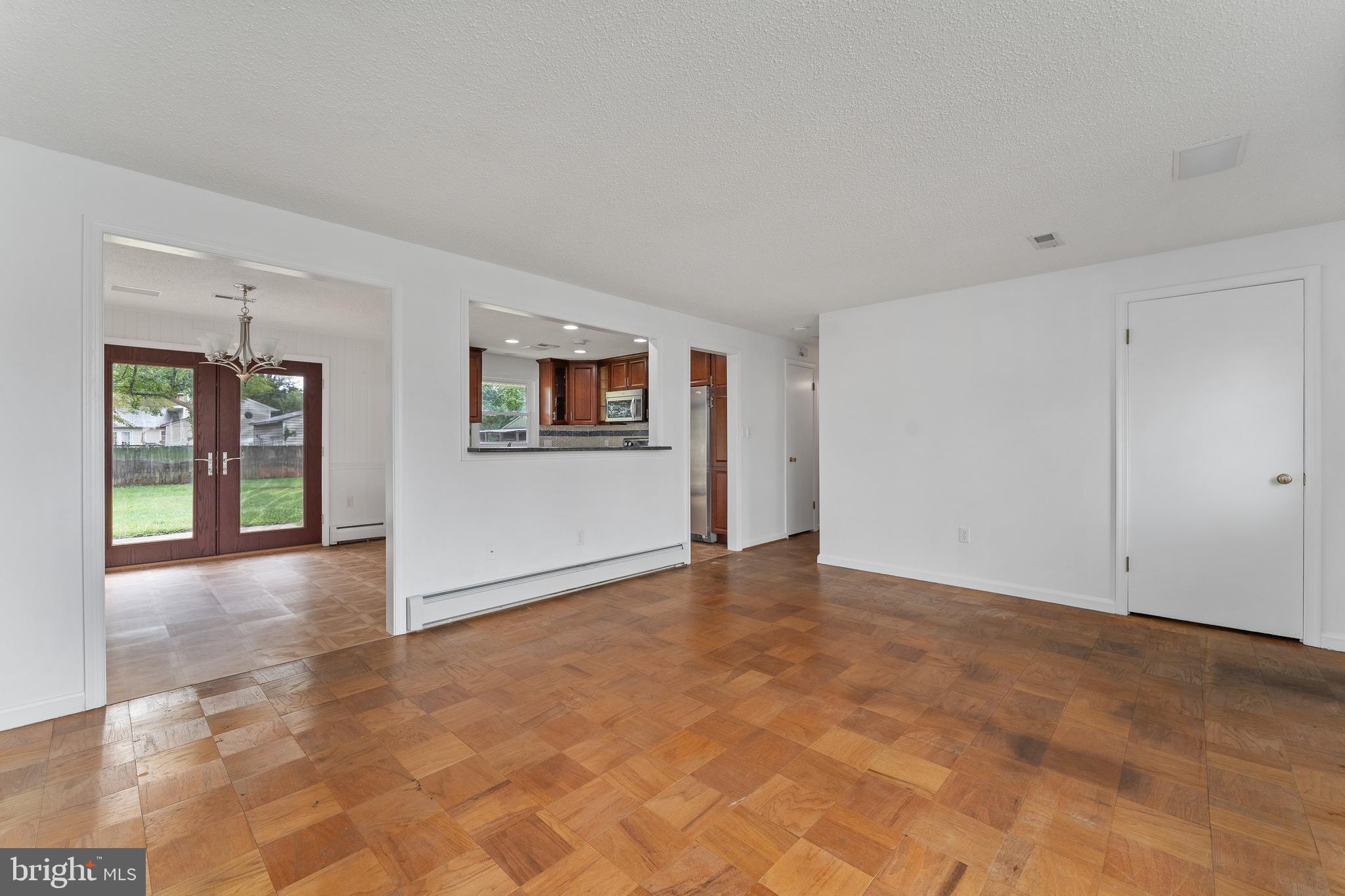 FEATHERSTONE SHORES - Residential