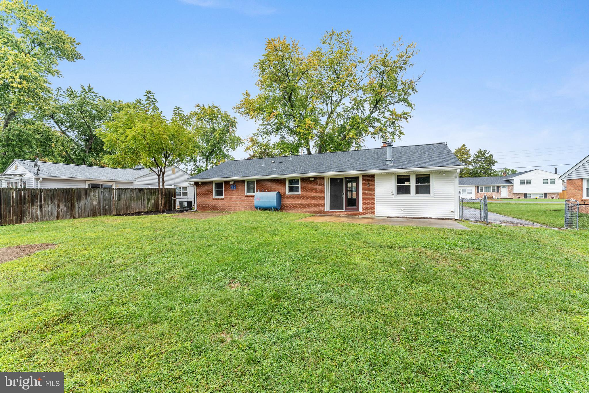 FEATHERSTONE SHORES - Residential