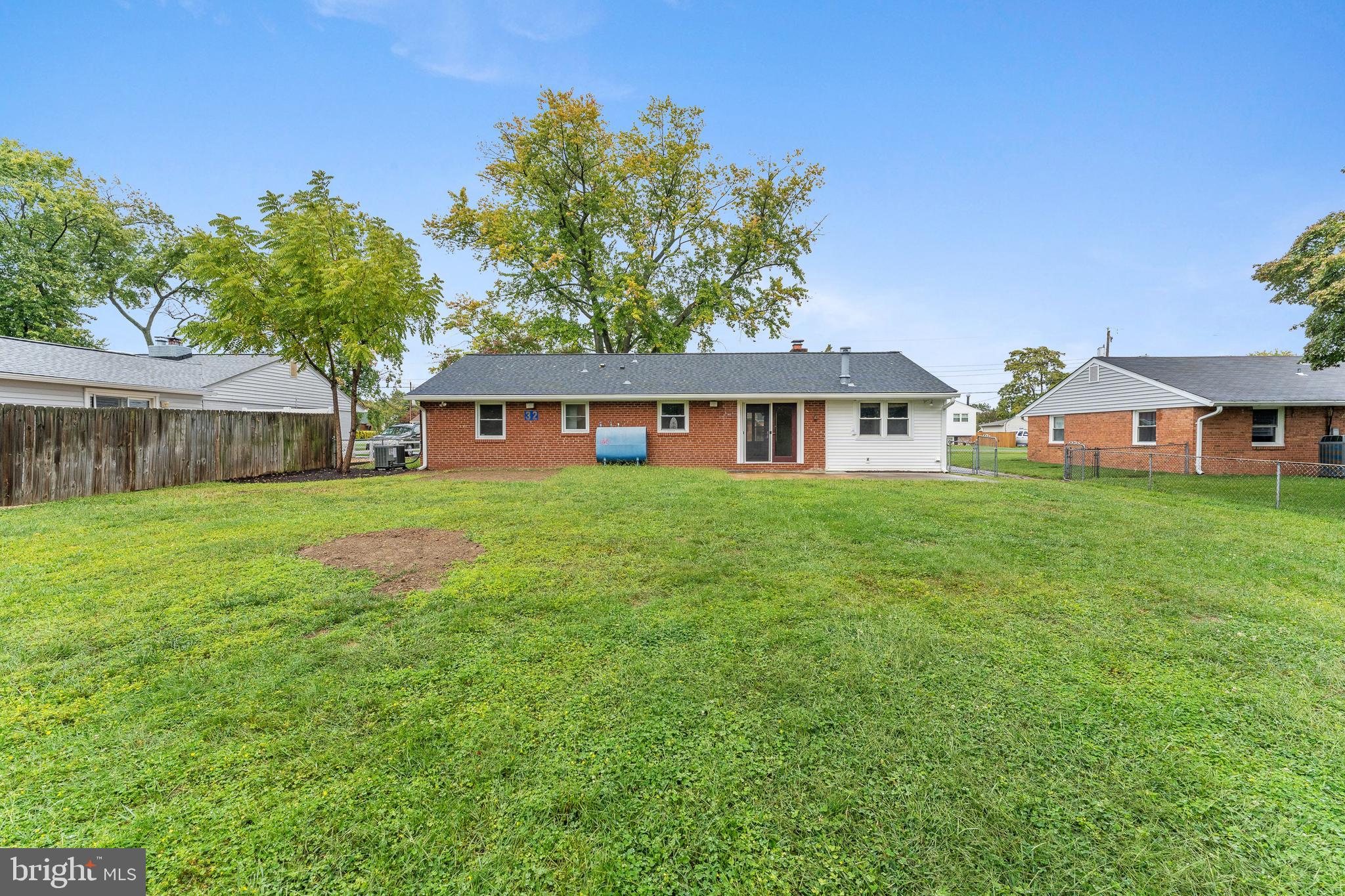 FEATHERSTONE SHORES - Residential