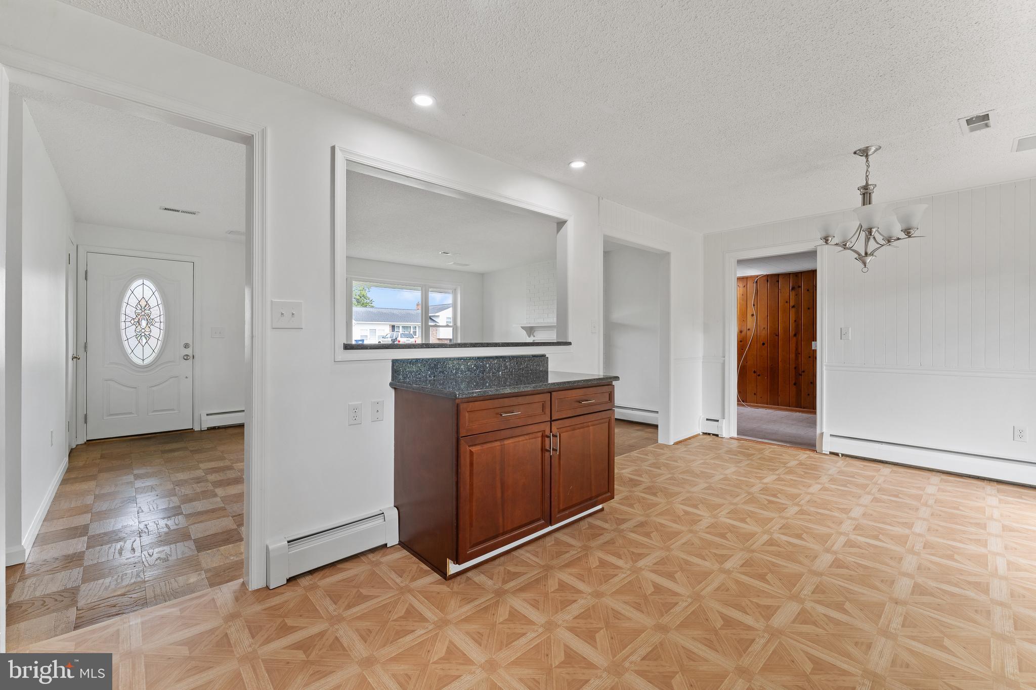 FEATHERSTONE SHORES - Residential