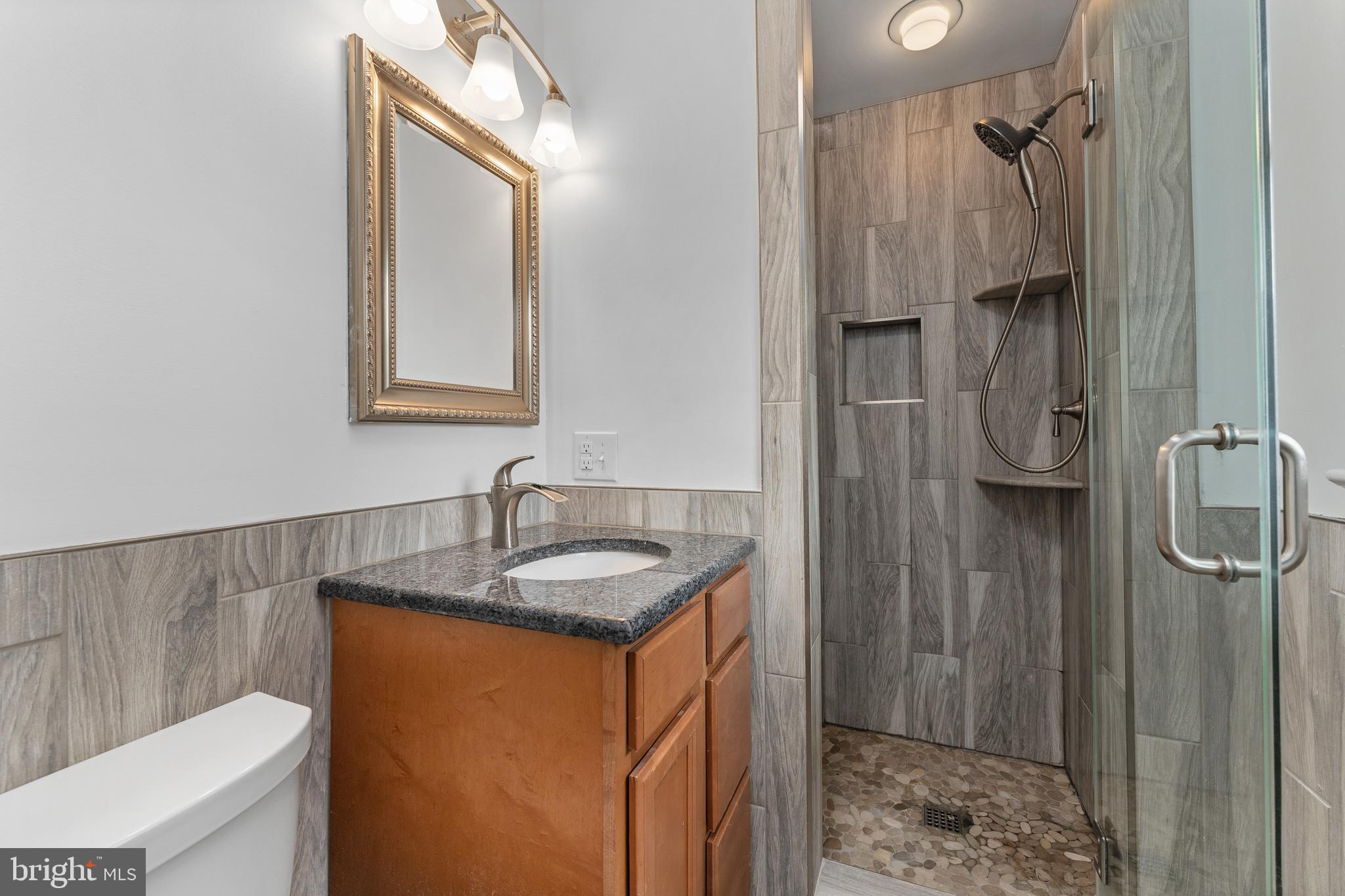 FEATHERSTONE SHORES - Residential