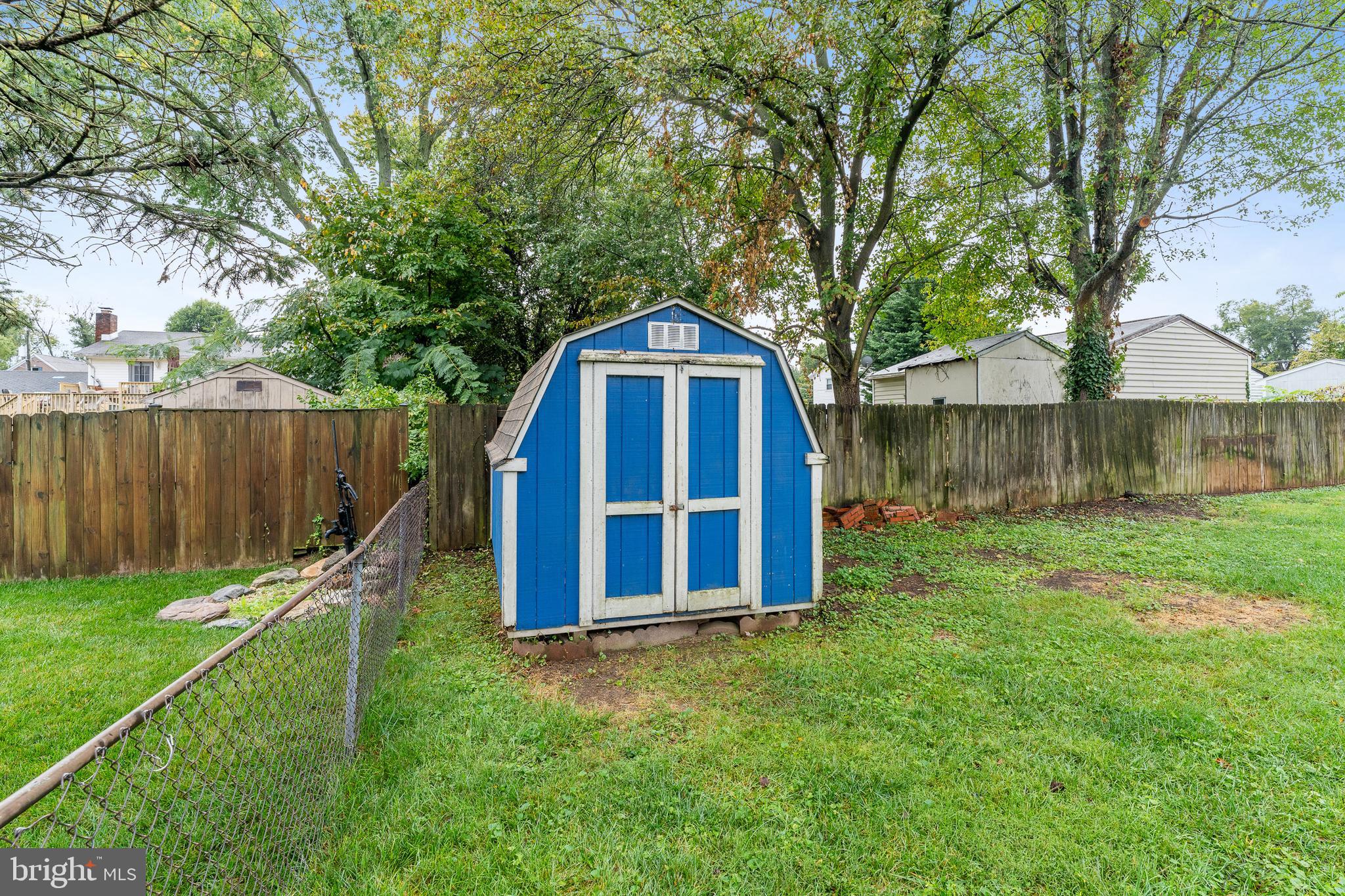 FEATHERSTONE SHORES - Residential