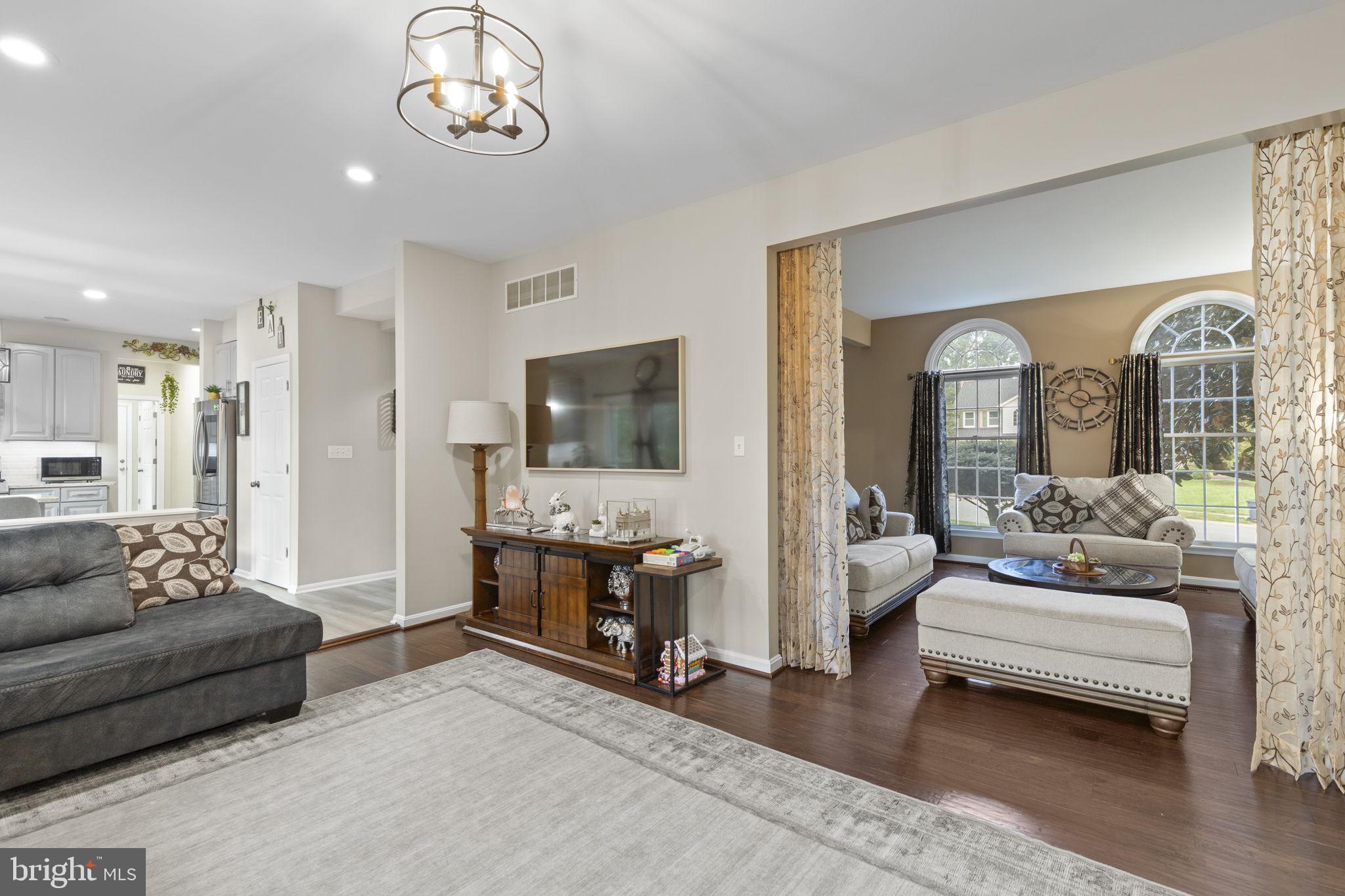 712 CEDARDAY DRIVE
