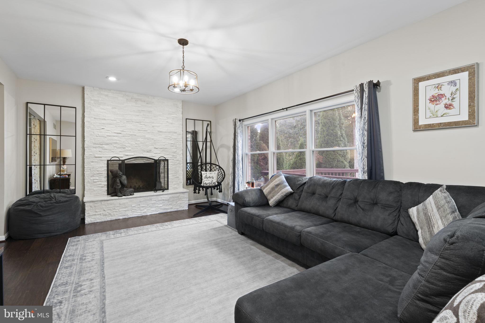 712 CEDARDAY DRIVE
