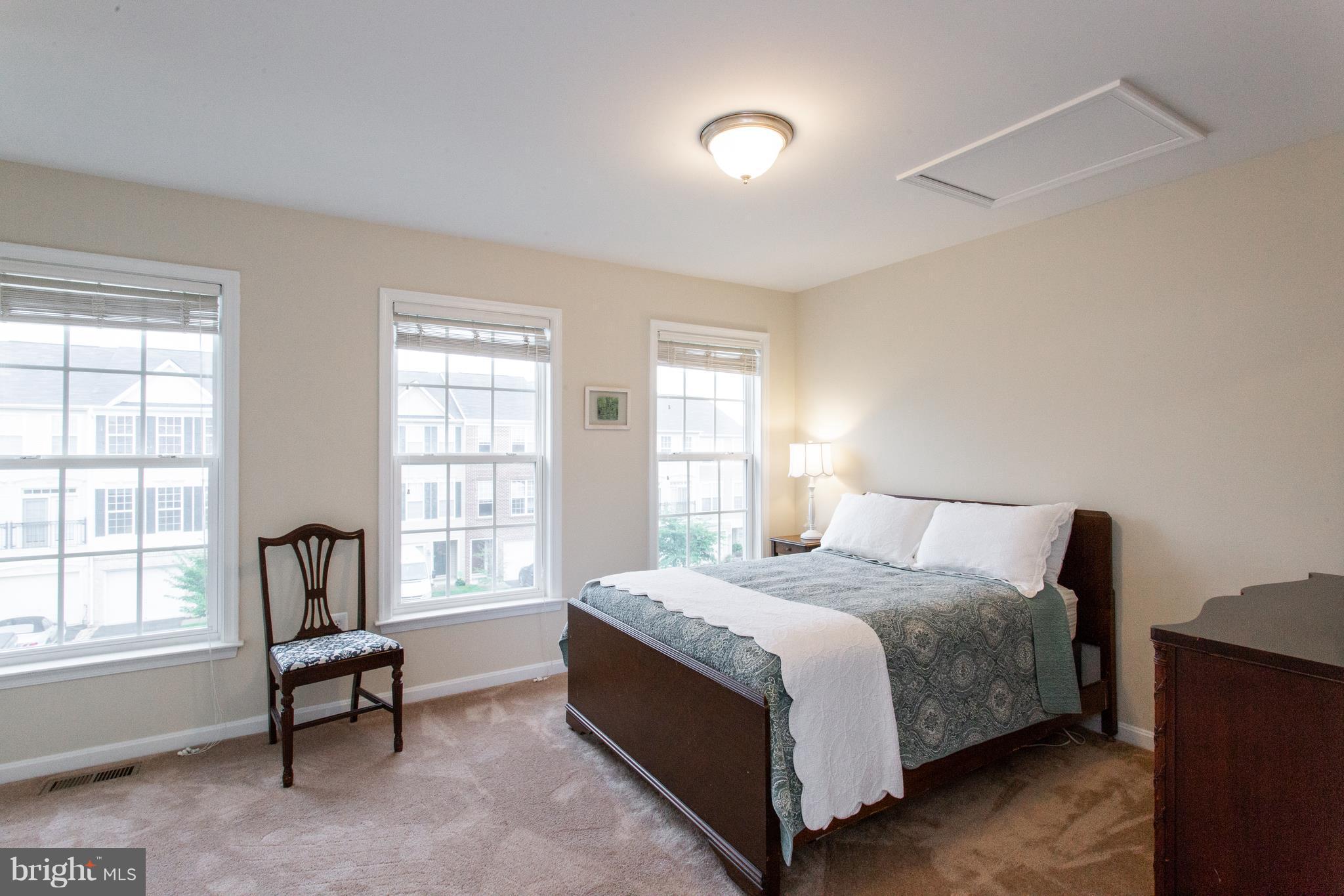 POWELLS RUN VILLAGE COND - Residential