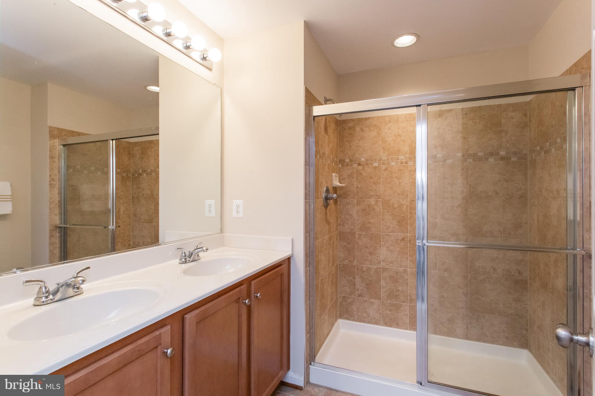 POWELLS RUN VILLAGE COND - Residential