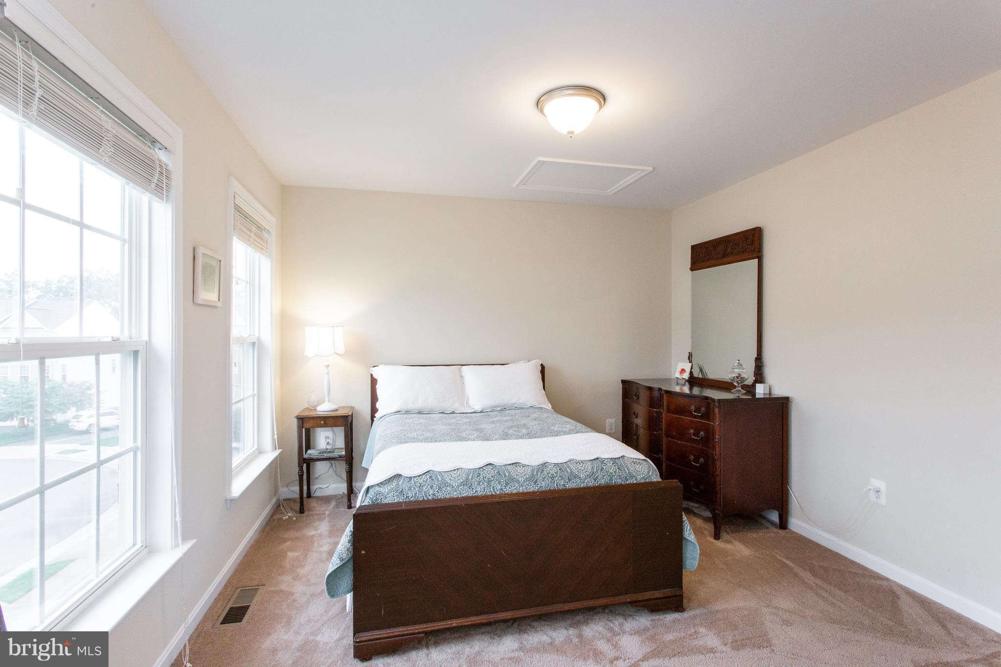 POWELLS RUN VILLAGE COND - Residential