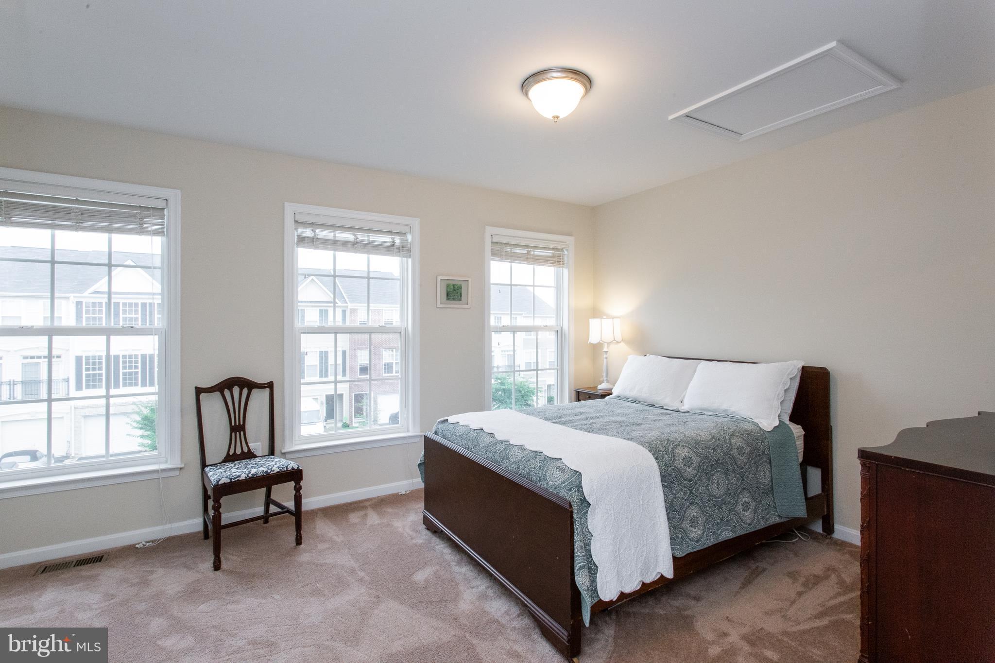 POWELLS RUN VILLAGE COND - Residential