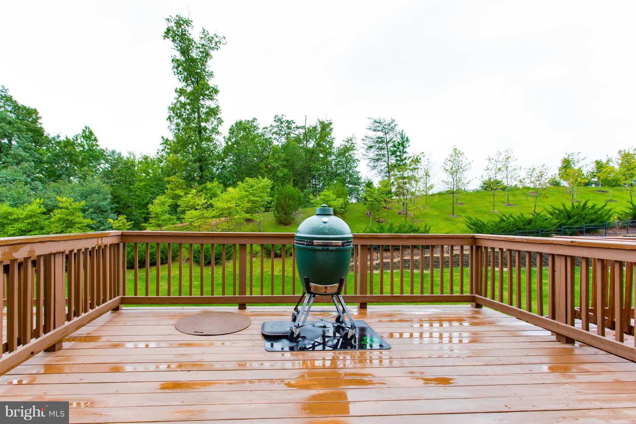 POWELLS RUN VILLAGE COND - Residential