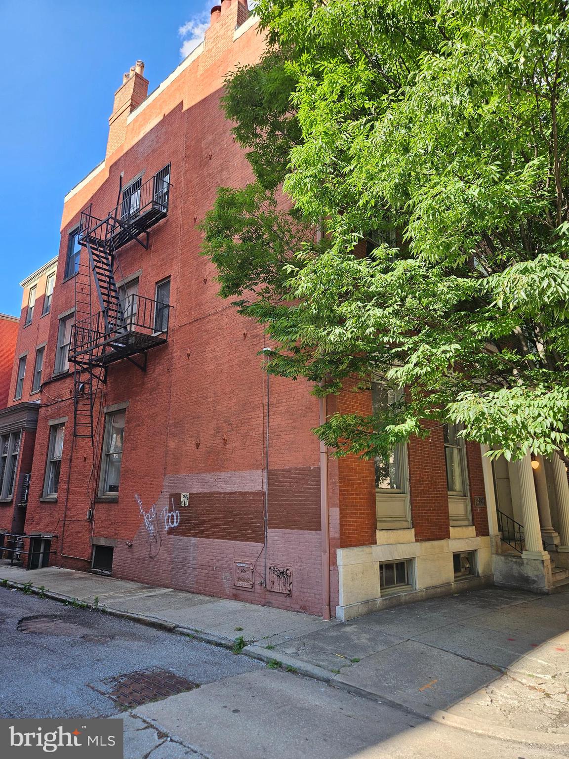 10 W MADISON STREET W 1