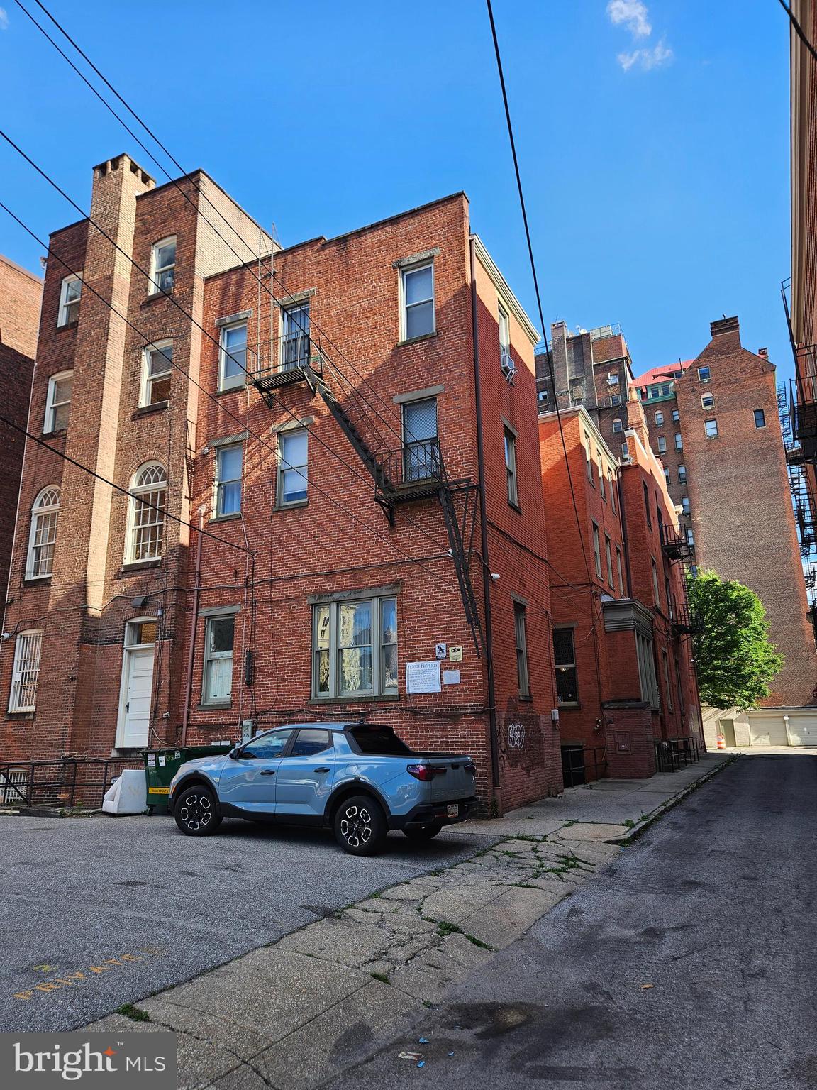 10 W MADISON STREET W 1