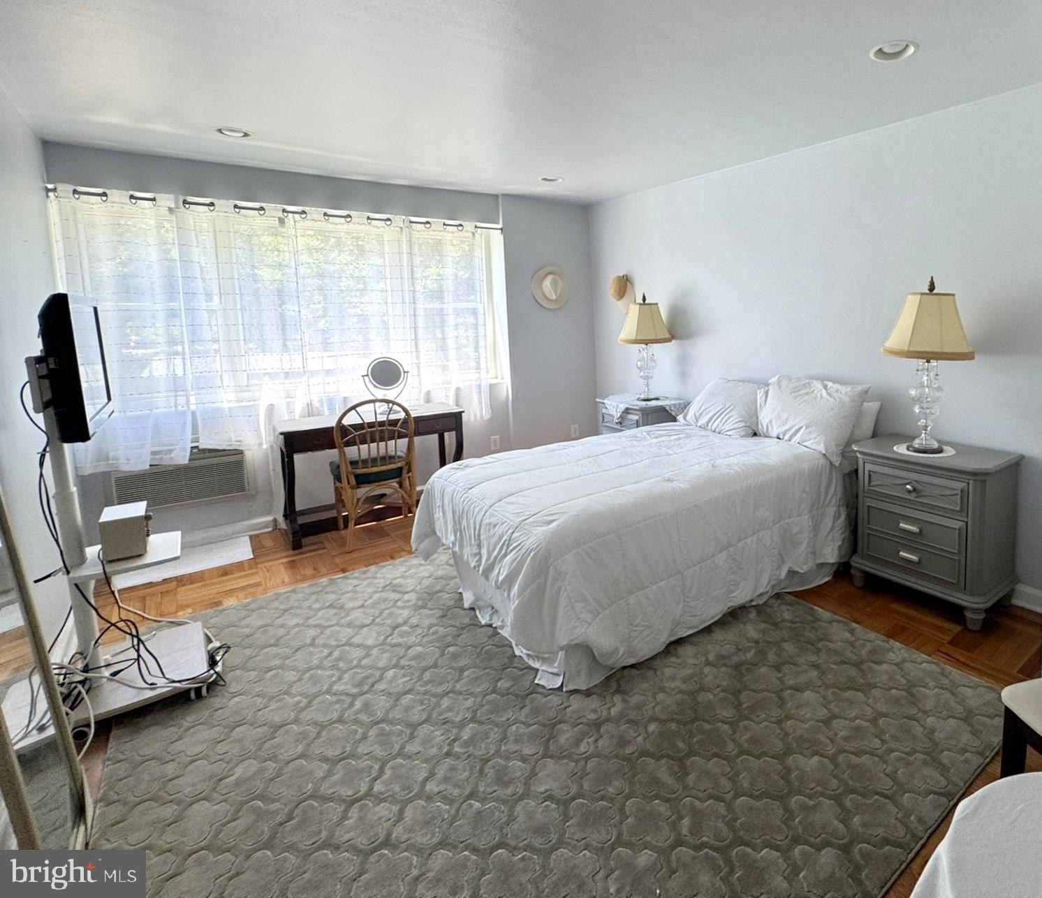 LATCHS LANE - Residential