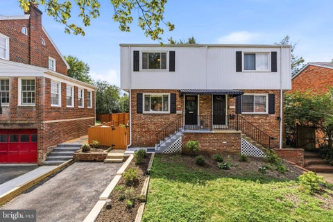 Photo of 11 E Myrtle Street 1/2 #1/2, ALEXANDRIA, VA 22301 (MLS # VAAX2065380)