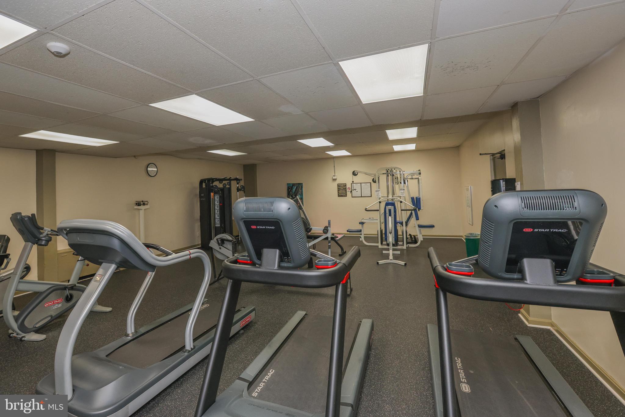 WOODLAKE TOWERS - Residential