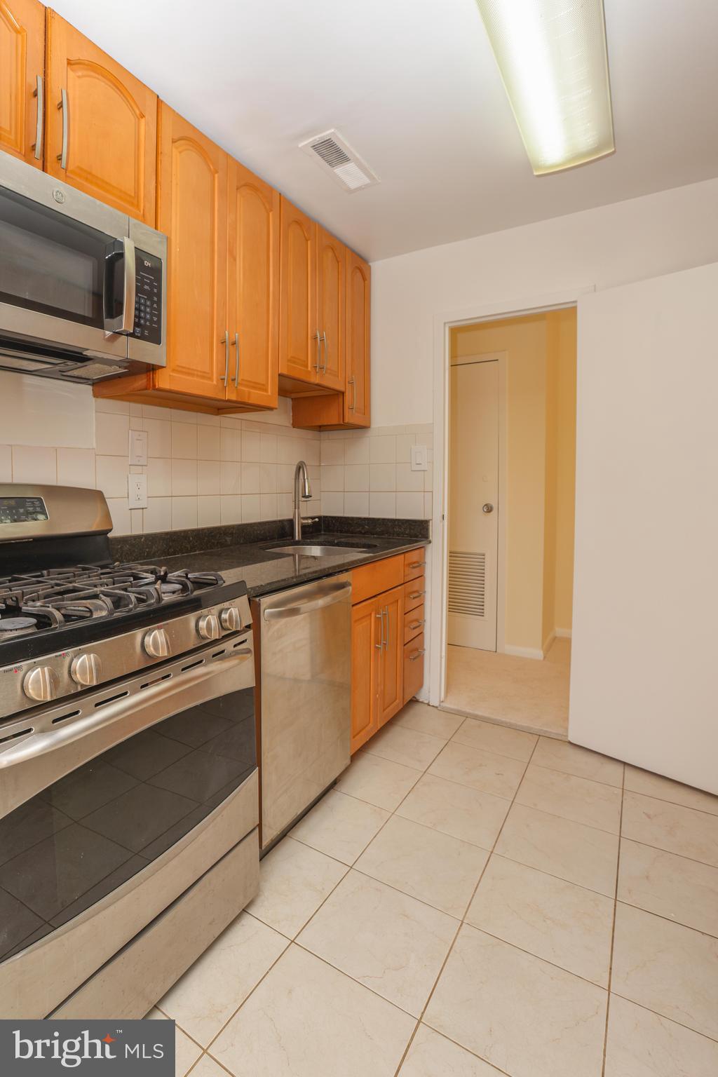 WOODLAKE TOWERS - Residential