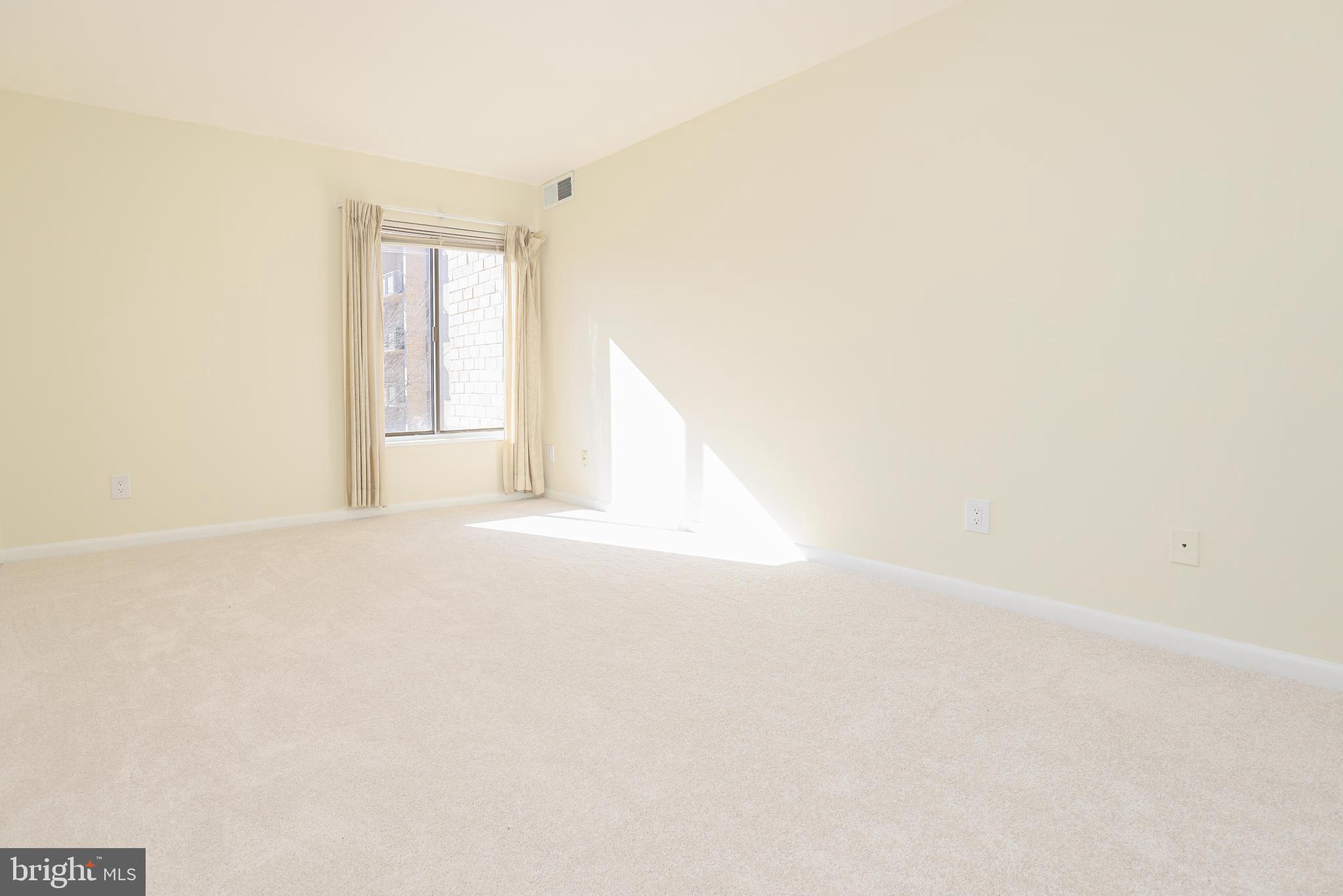 WOODLAKE TOWERS - Residential