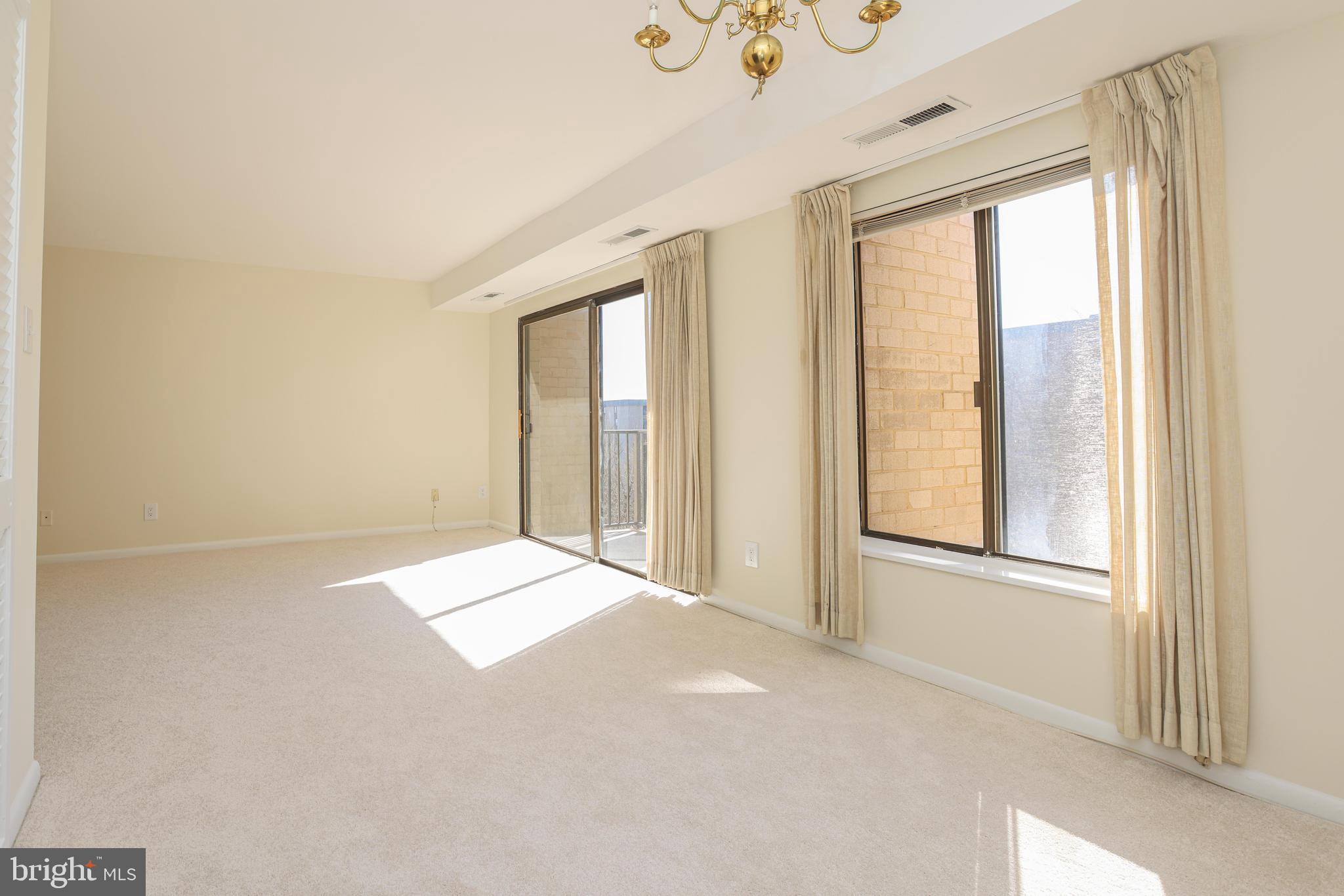 WOODLAKE TOWERS - Residential