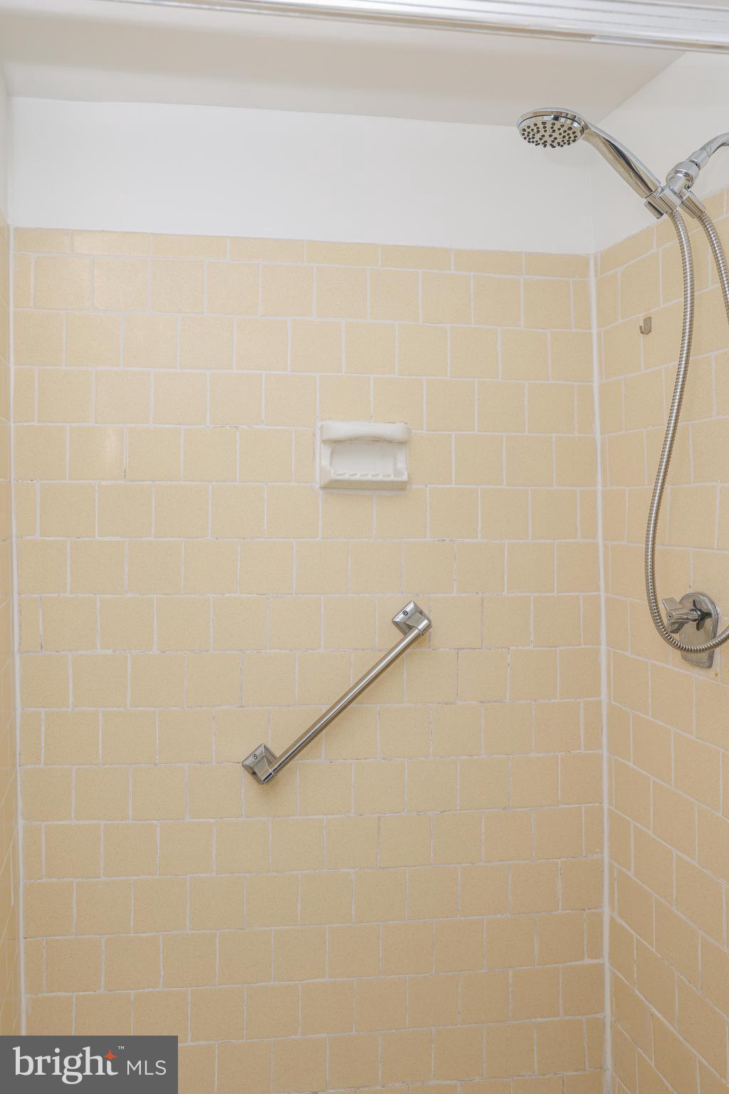 WOODLAKE TOWERS - Residential