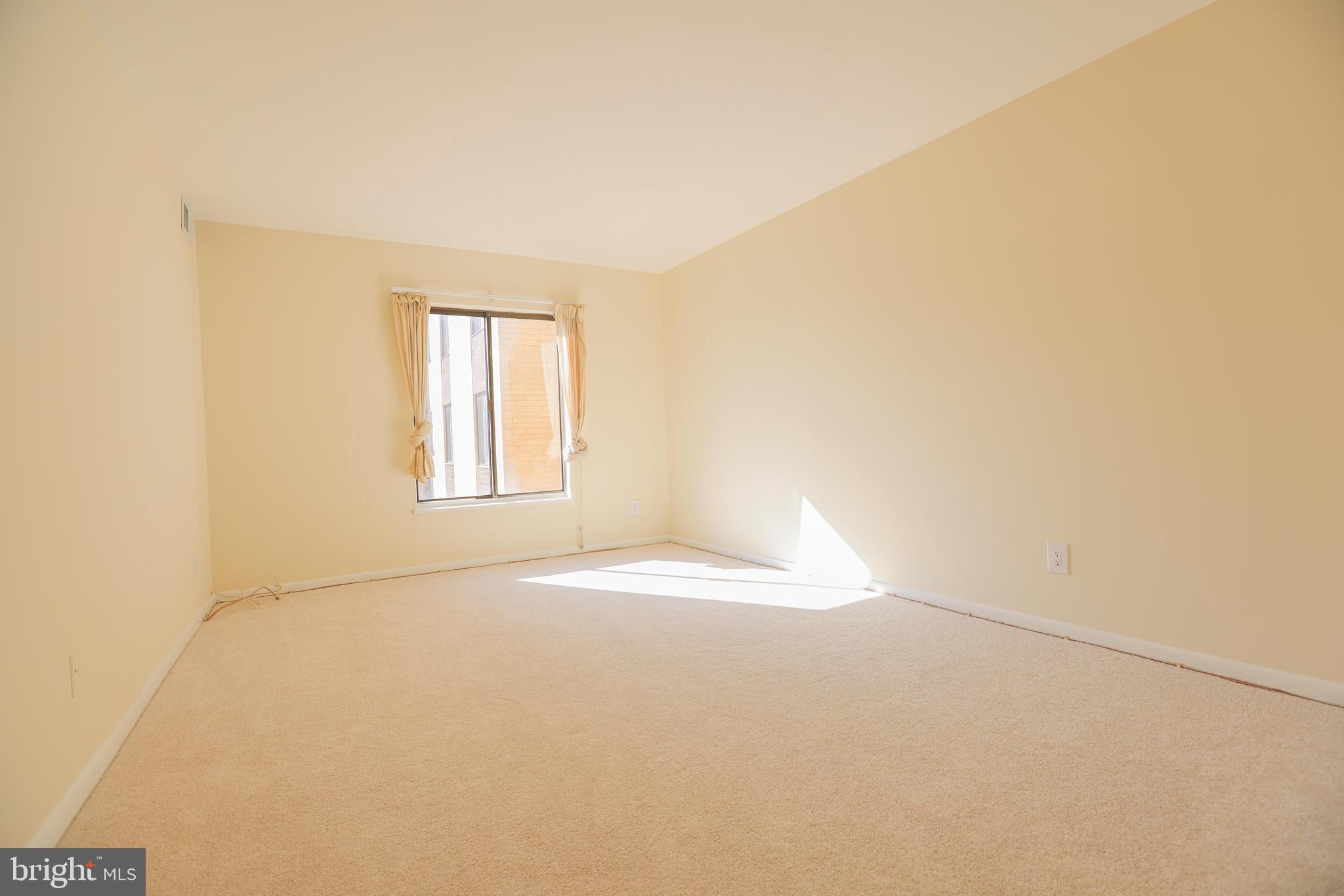 WOODLAKE TOWERS - Residential