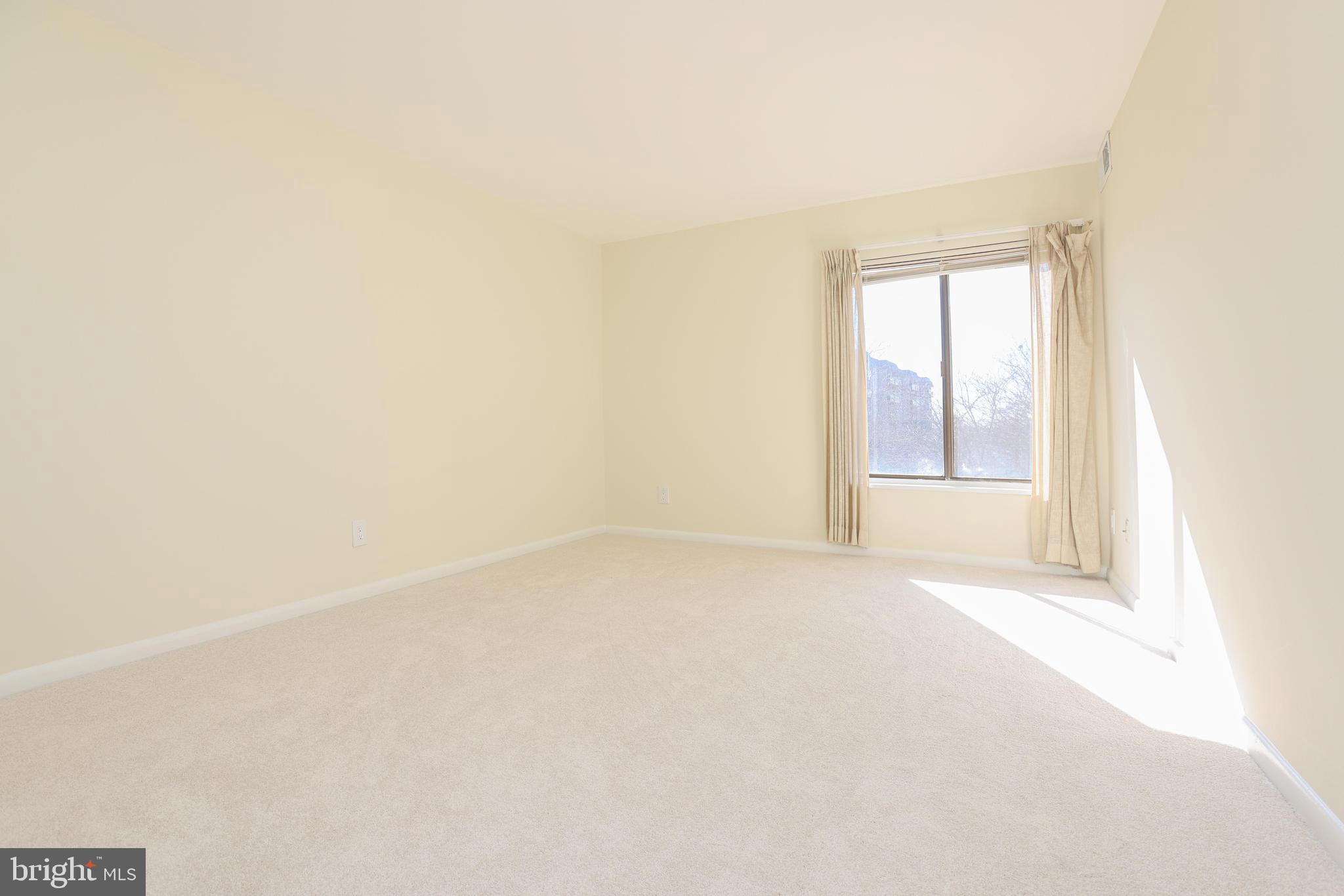 WOODLAKE TOWERS - Residential