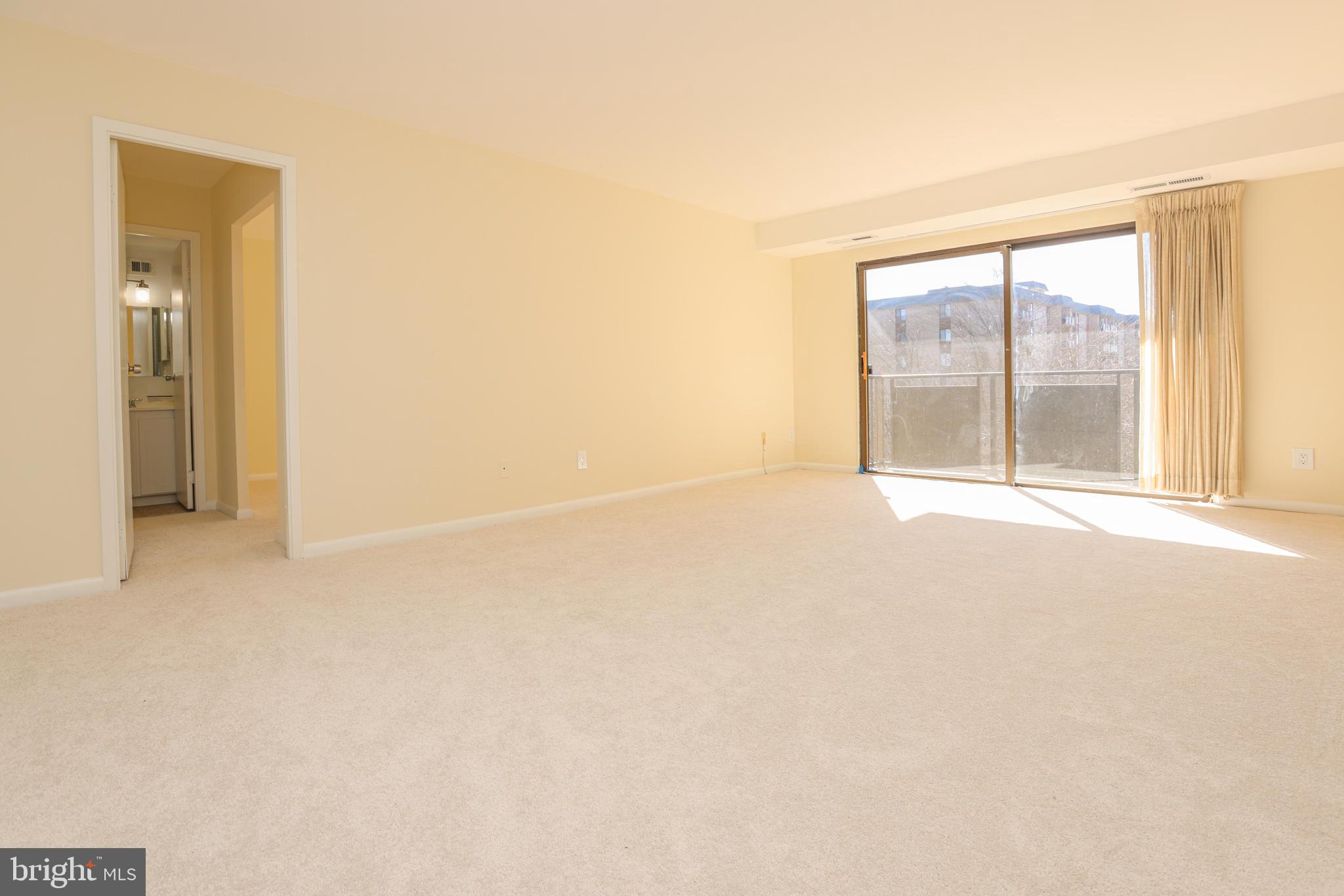 WOODLAKE TOWERS - Residential