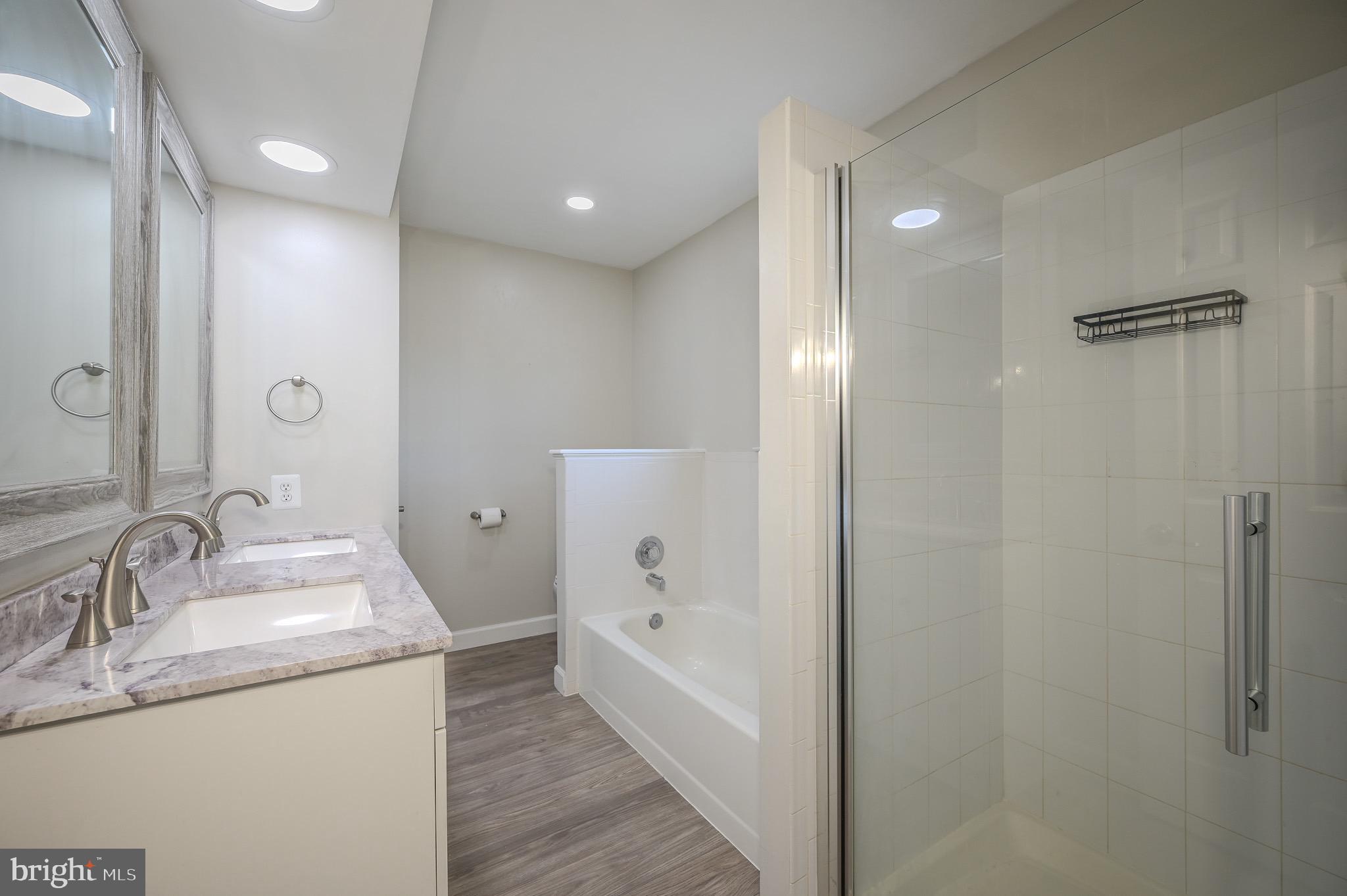 STRATFORD GLEN - Residential