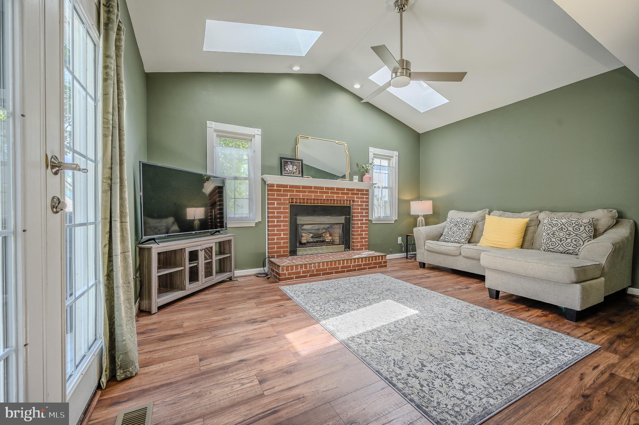 STRATFORD GLEN - Residential