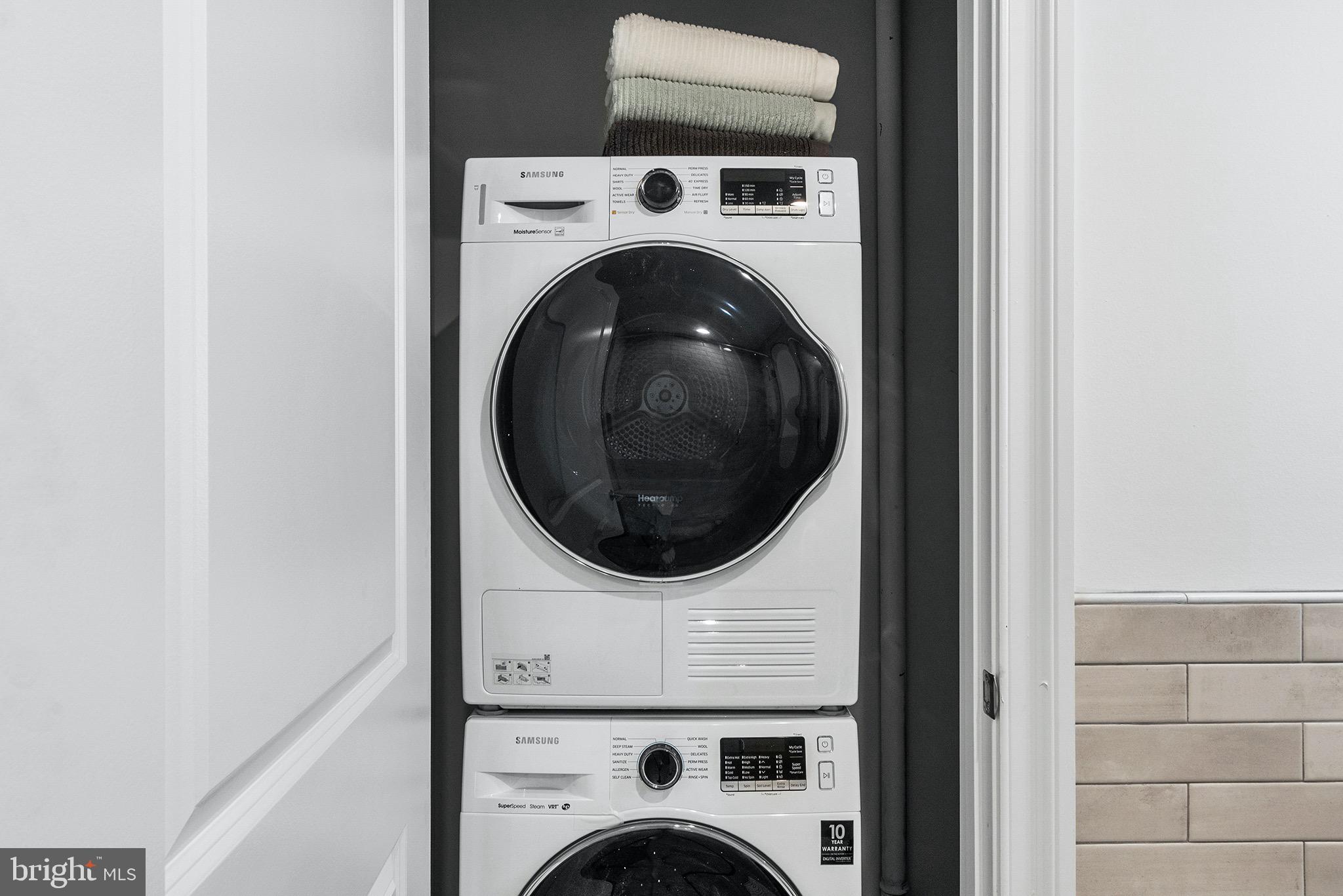 LOGAN SQUARE - Residential Lease