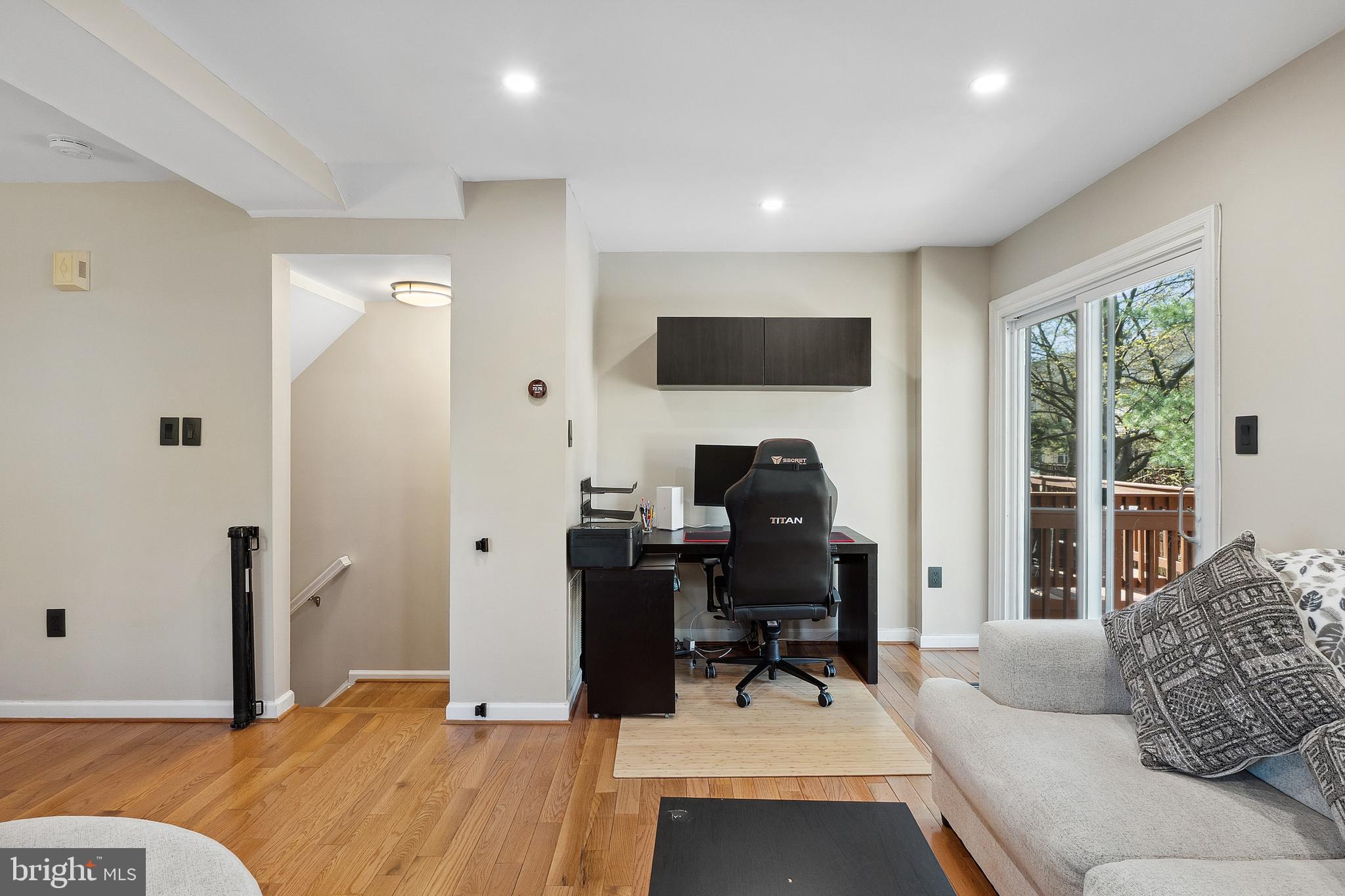 ASHBURN VILLAGE - Residential