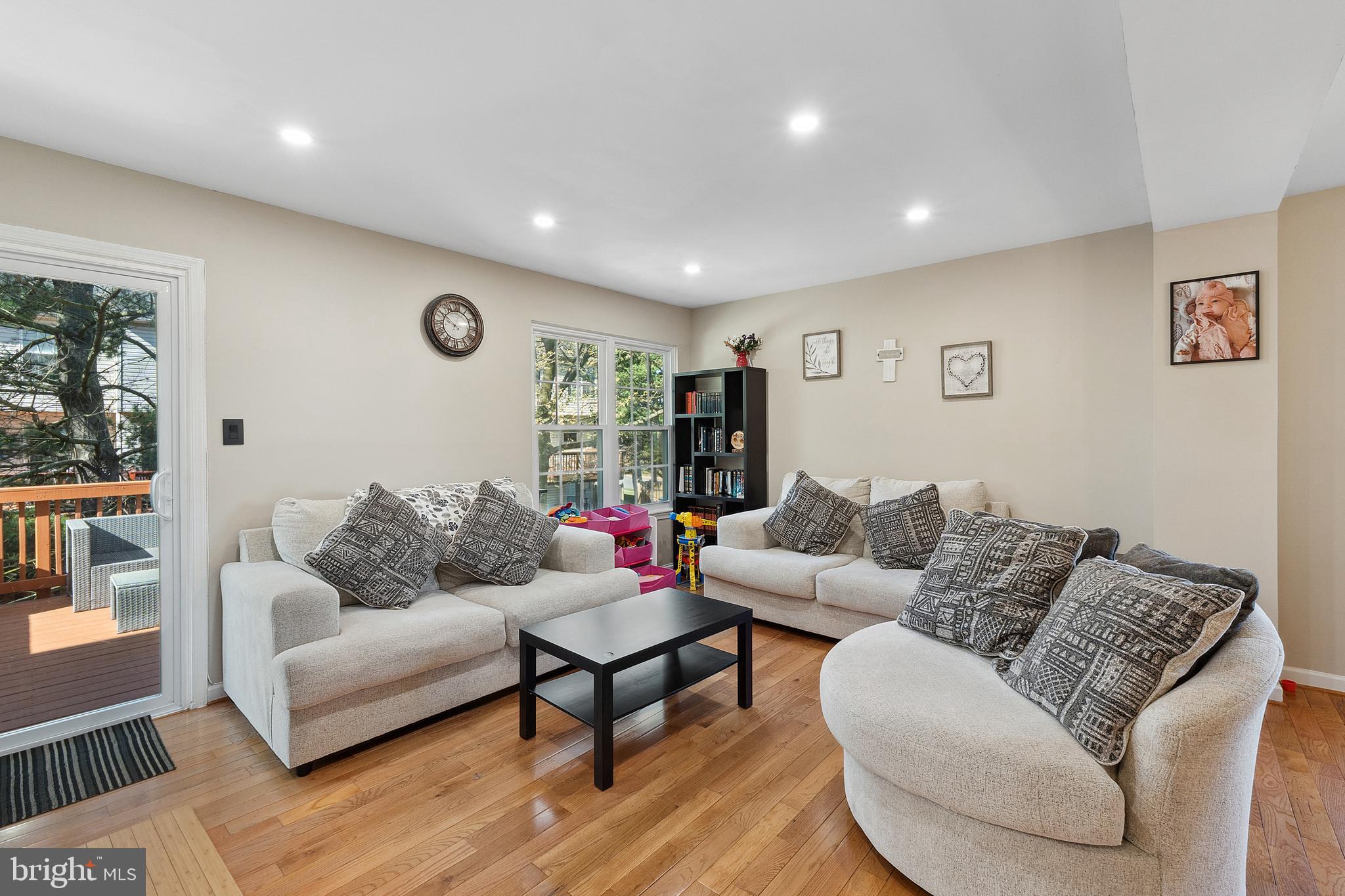 ASHBURN VILLAGE - Residential