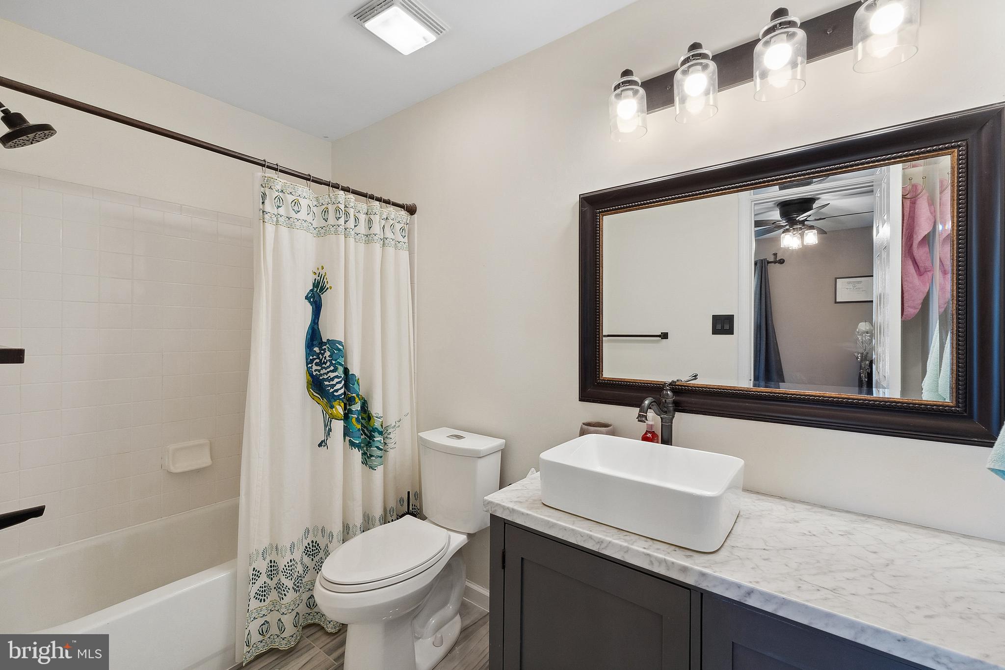 ASHBURN VILLAGE - Residential